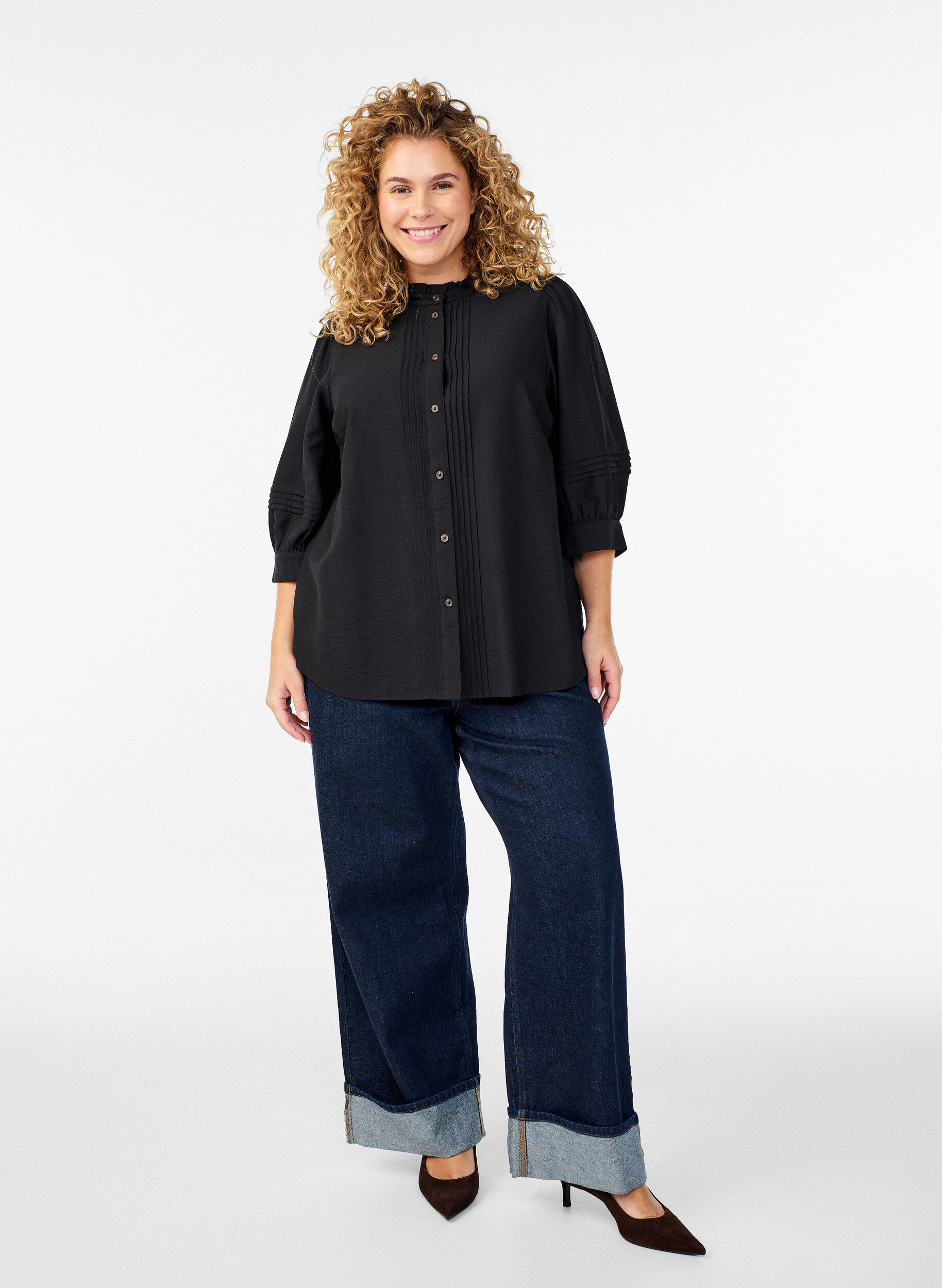 Zizzi Bluse mit 3/4-&Auml;rmeln und dekorativen Falten, Schwarz, Model image number 1
