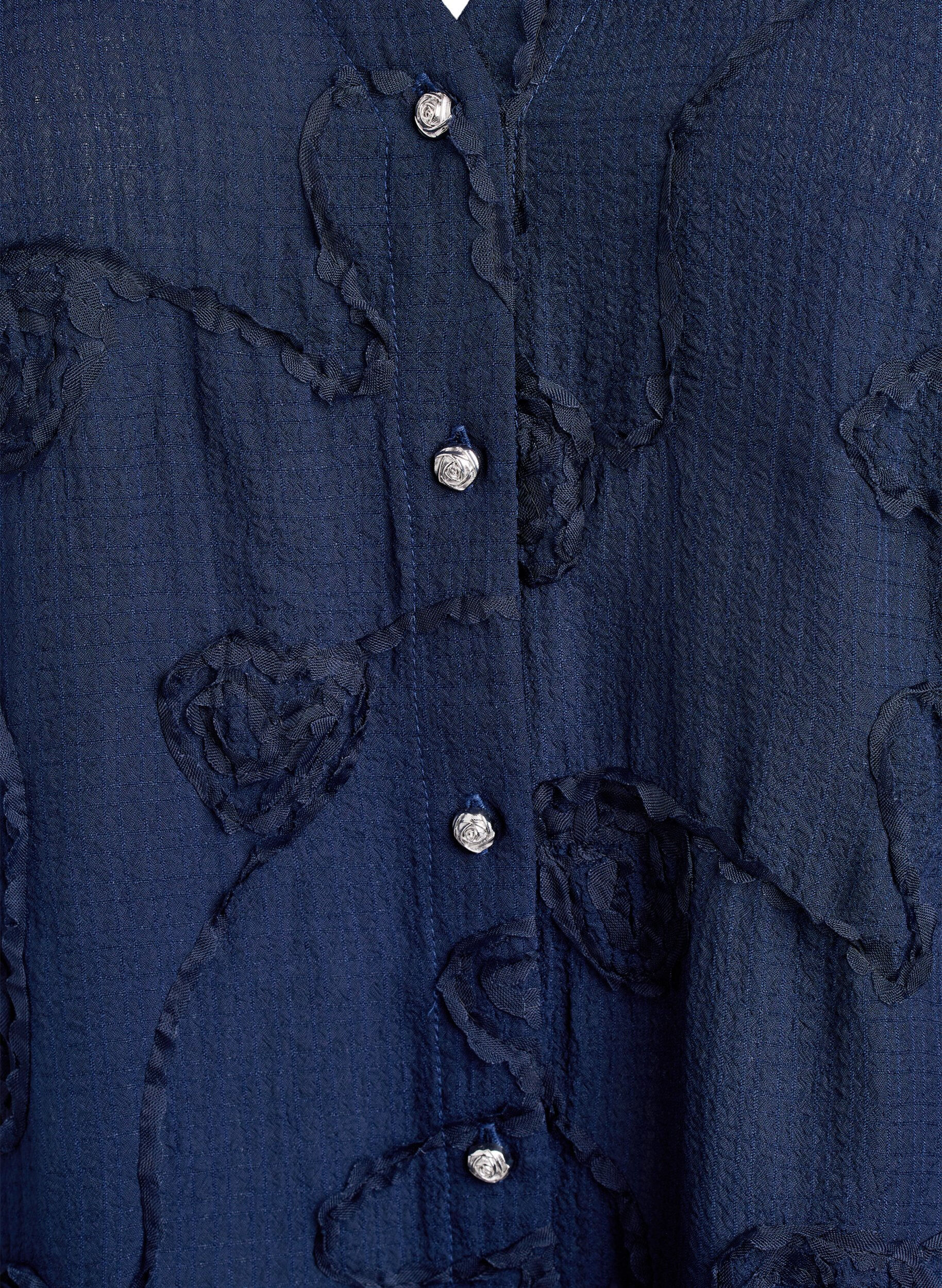 Zizzi Bluse mit kurzen &Auml;rmeln und 3D-Bl&uuml;tenmuster, Blau, Packshot image number 2