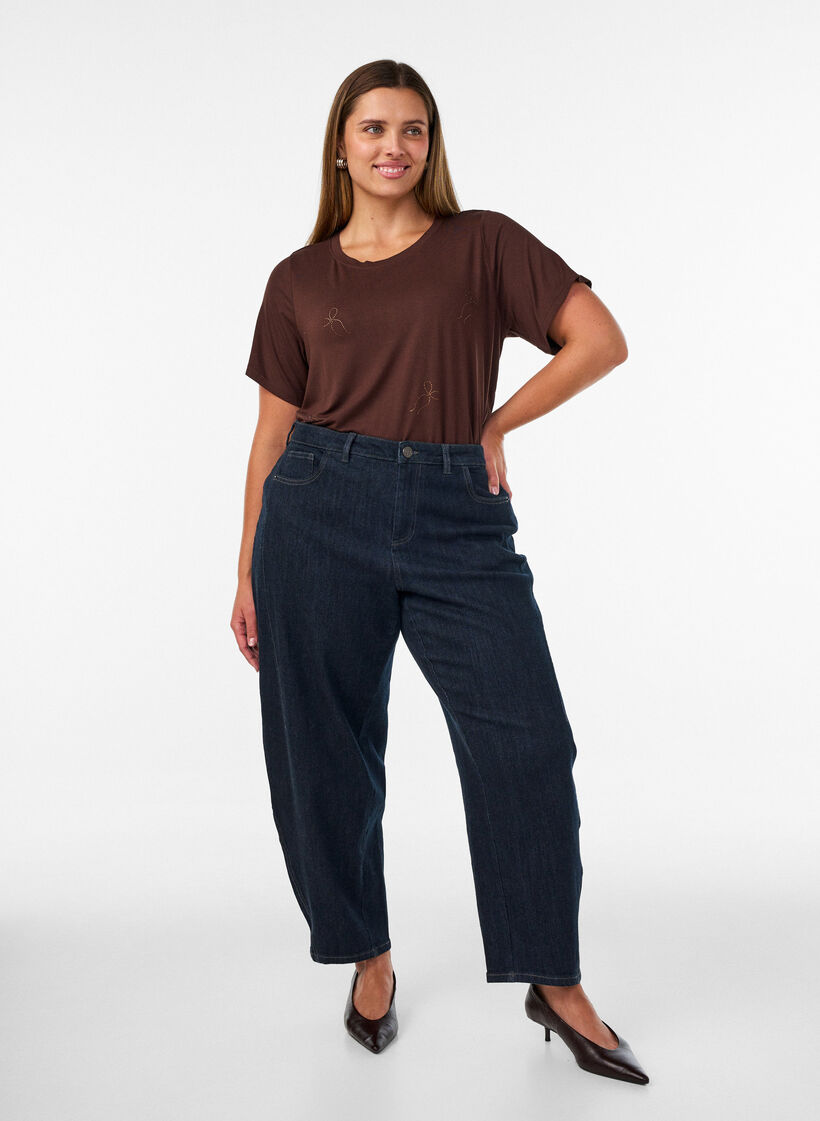 T-Shirt aus Viskose mit Strasssteinen, Braun, Model image number 1