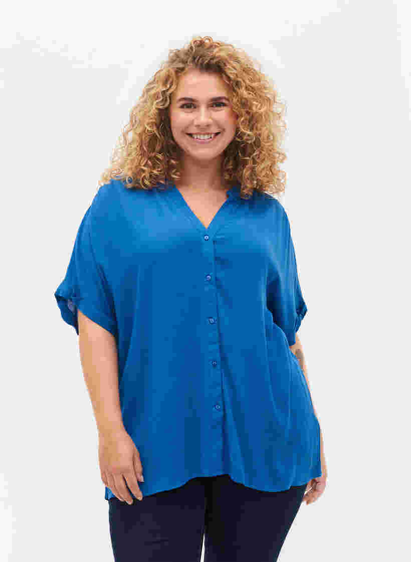 Kurzärmeliges Viskose-Shirt mit V-Ausschnitt, Classic Blue, Model