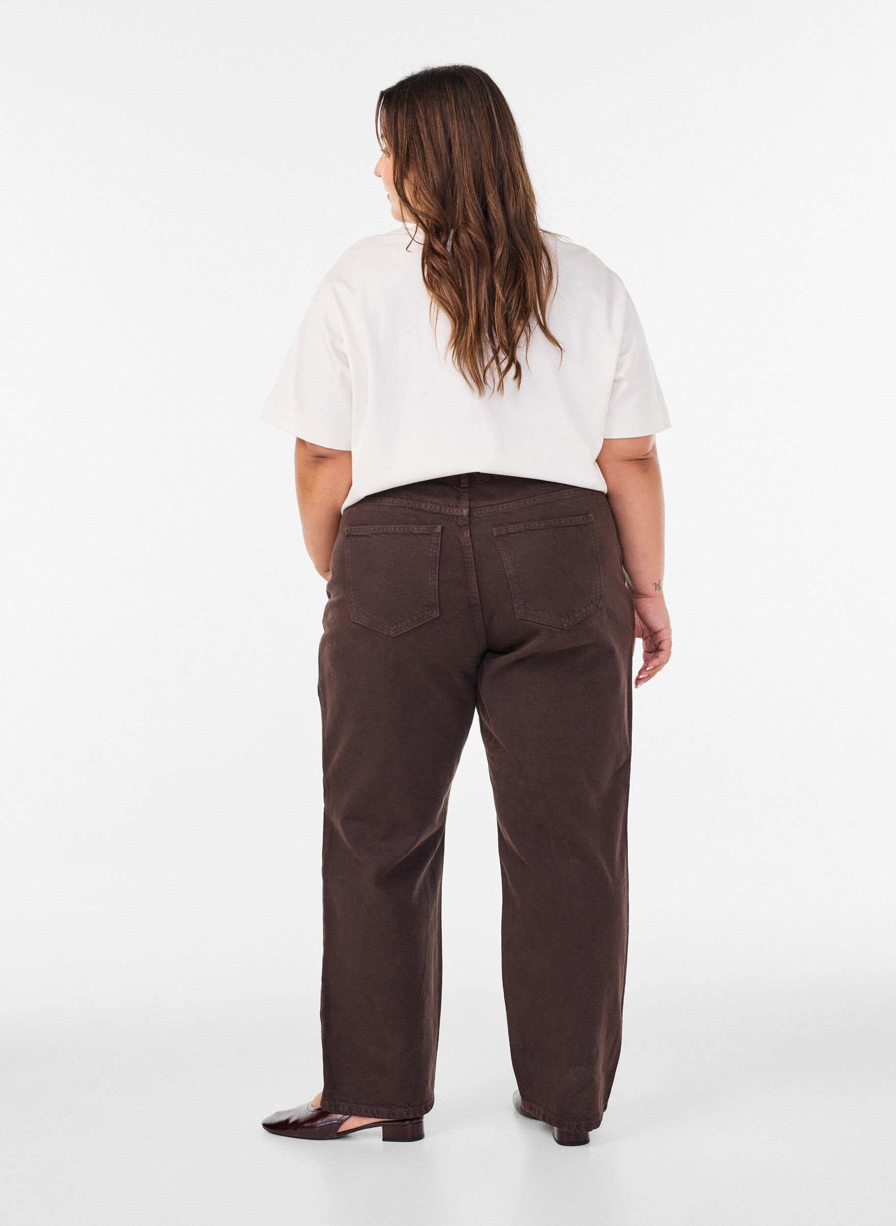 ZizziFarbige Jeans Kiana mit gerader Passform, Braun, Model image number 1