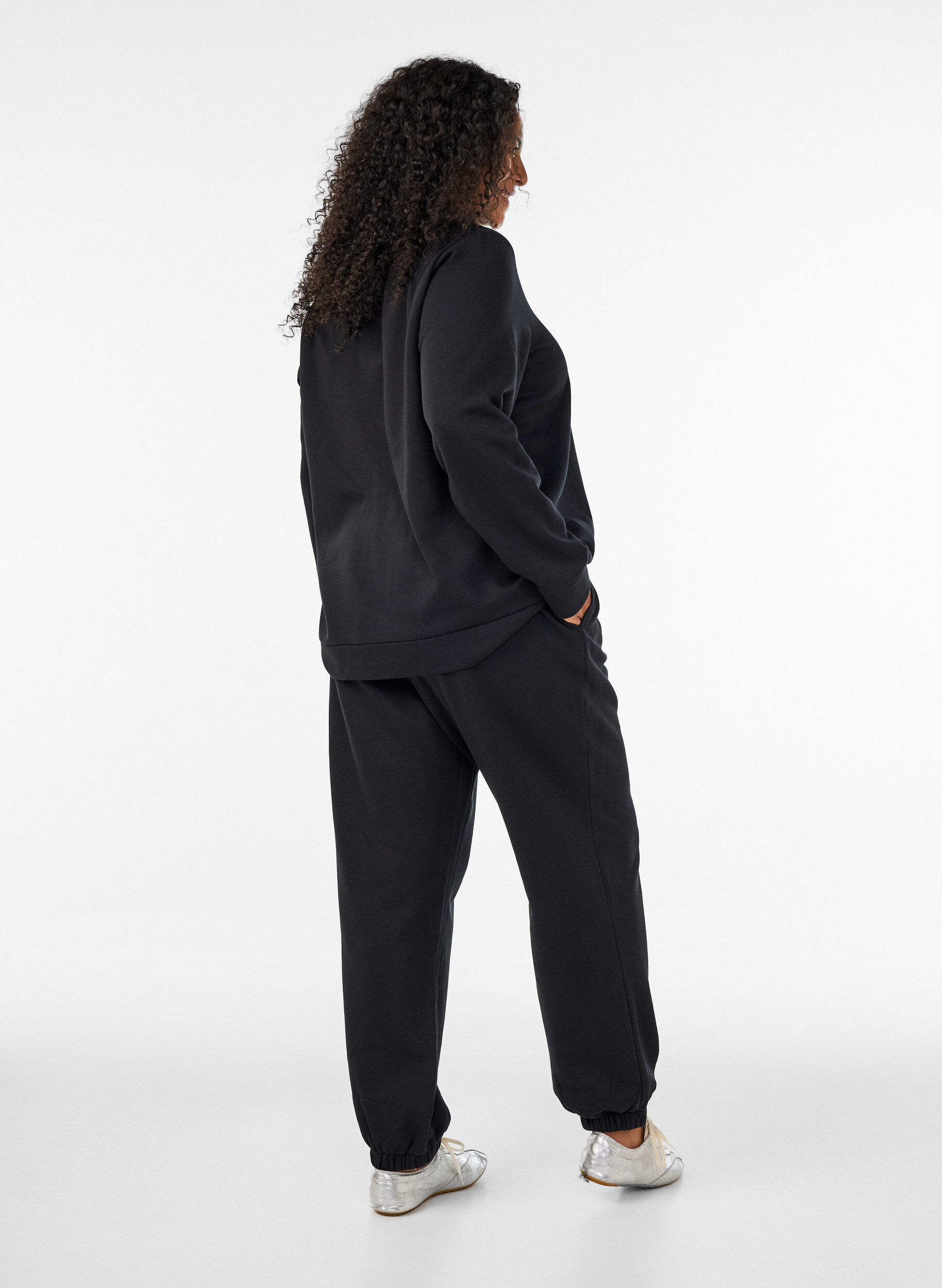 ZizziHoch taillierte Sweatpants mit Kordelzug, Schwarz, Model image number 1