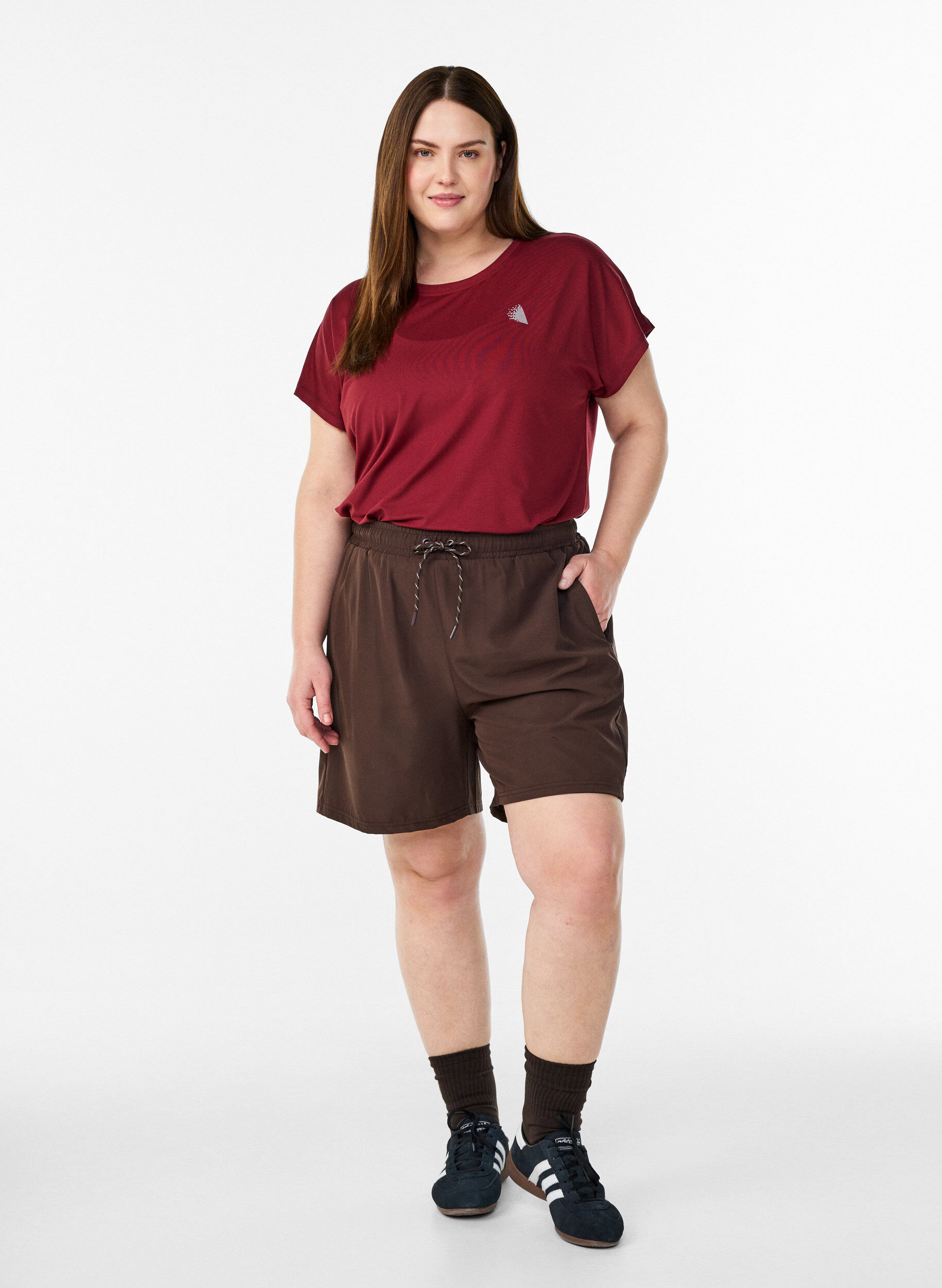 Zizzi Einfarbiges Trainings-T-Shirt, Rot, Model image number 1