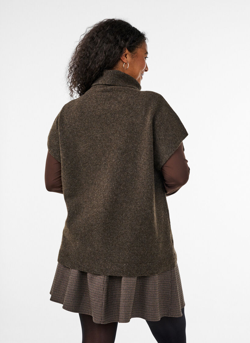 Strickweste mit Rollkragen, Braun, Model image number 2