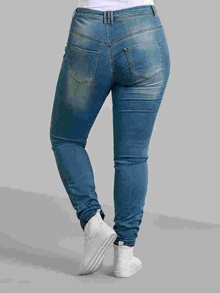 Extra Slim Nille Jeans mit hoher Taille, Blue d. washed, Model image number 1