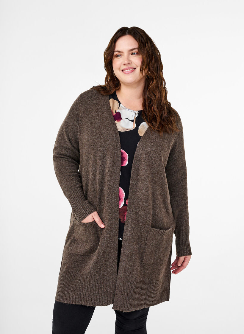 Strickjacke mit Rippenstrick und Taschen - Braun - Gr. 42-64 - Zizzi