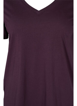 T-Shirt aus Bio-Baumwolle mit V-Ausschnitt, Plum Perfect, Packshot image number 2