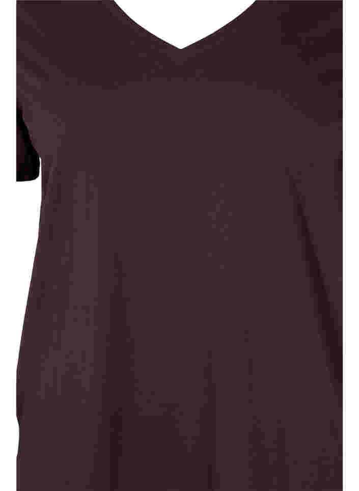 T-Shirt aus Bio-Baumwolle mit V-Ausschnitt, Plum Perfect, Packshot image number 2
