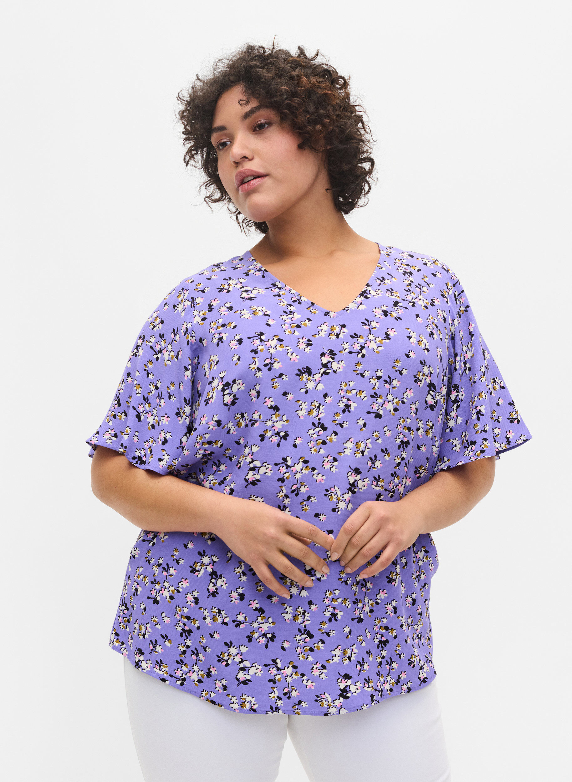 Zizzi Gebl&uuml;mte Viskosebluse mit Schnurdetail, Lilac Flower Print, Model image number 0