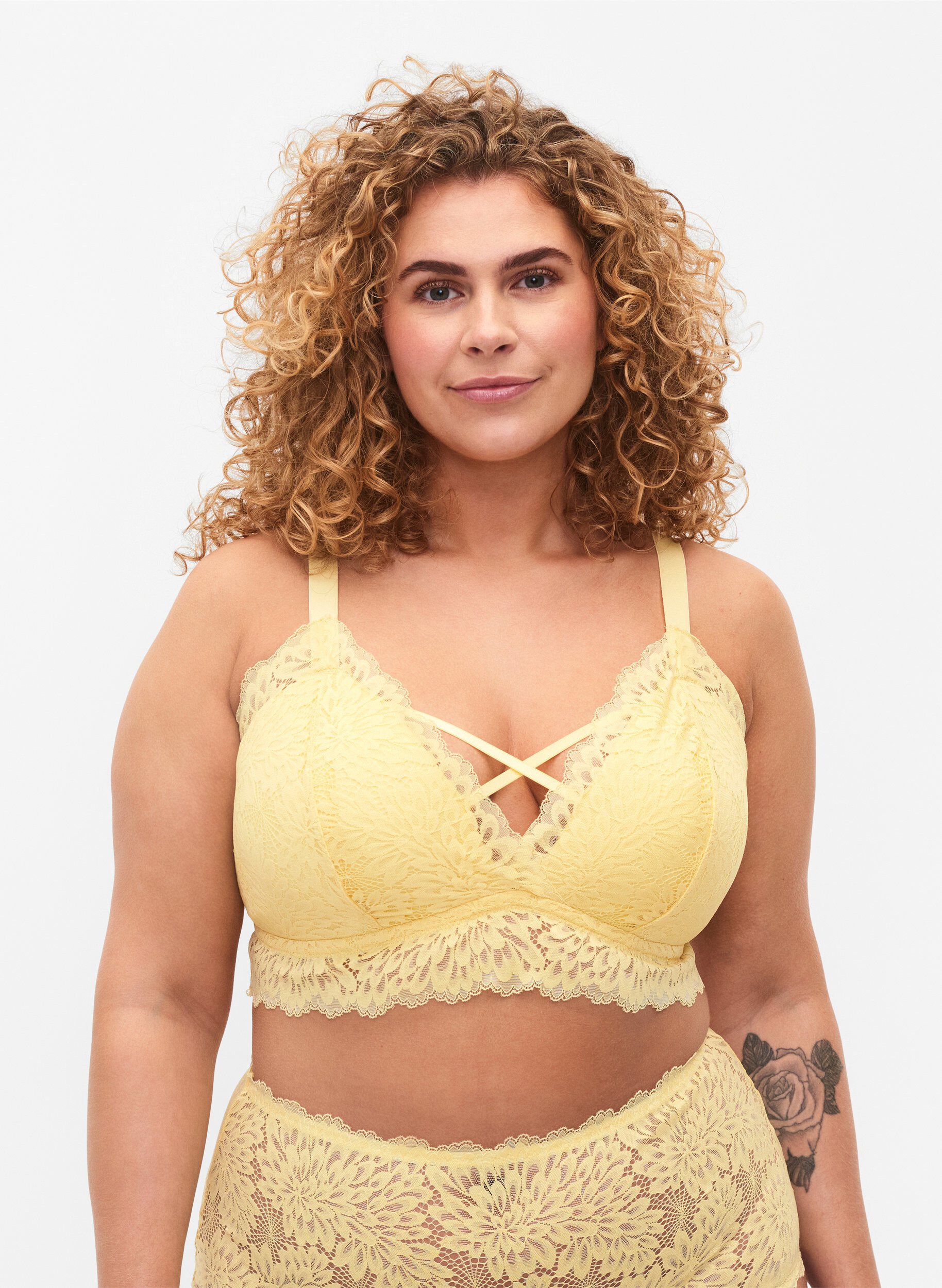 Zizzi Bralette mit String-Details und weicher Polsterung, Pale Banana ASS, Model image number 0
