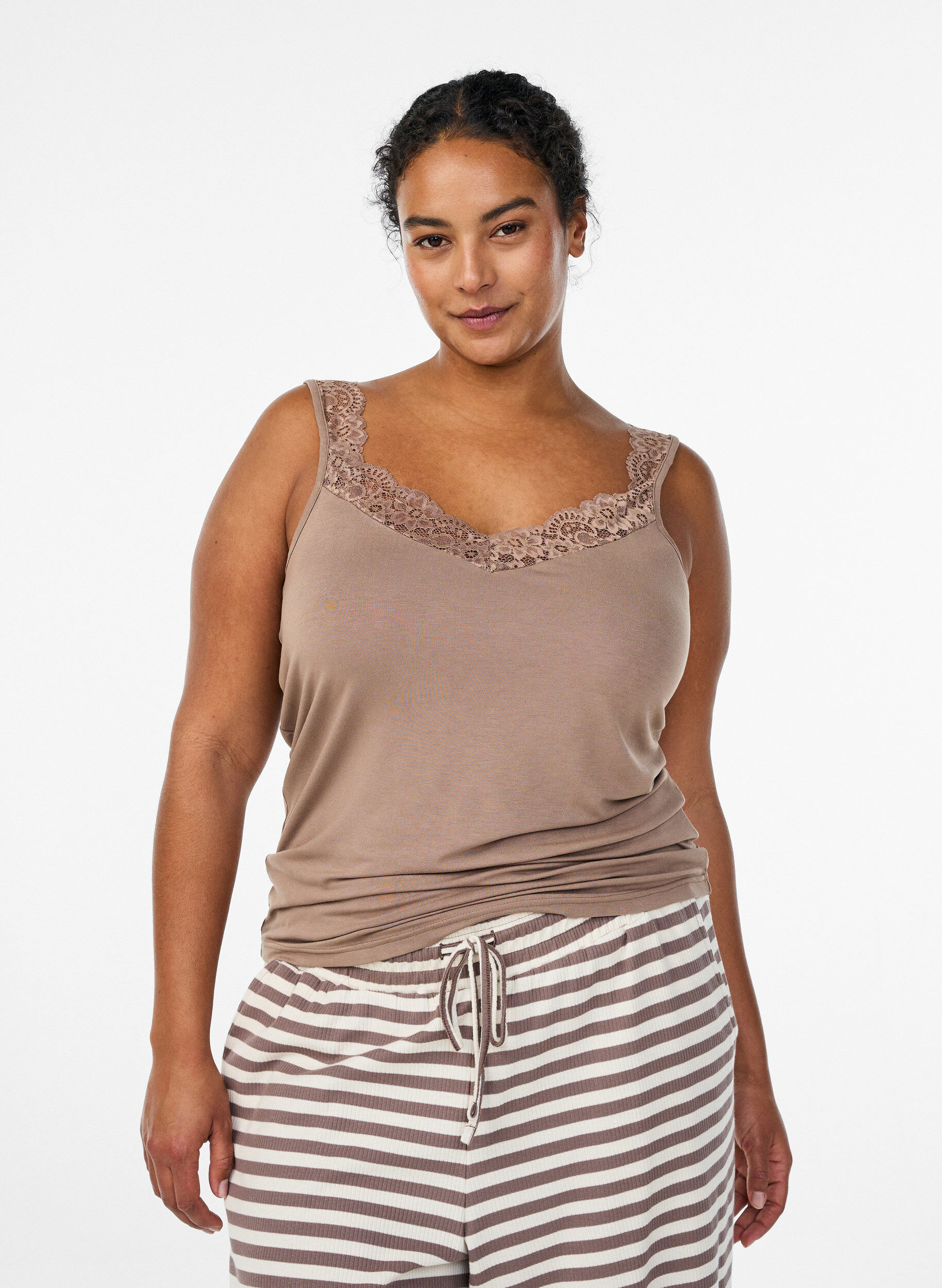 ZizziTop aus Viskose mit Spitze, Beige, Model image number 0