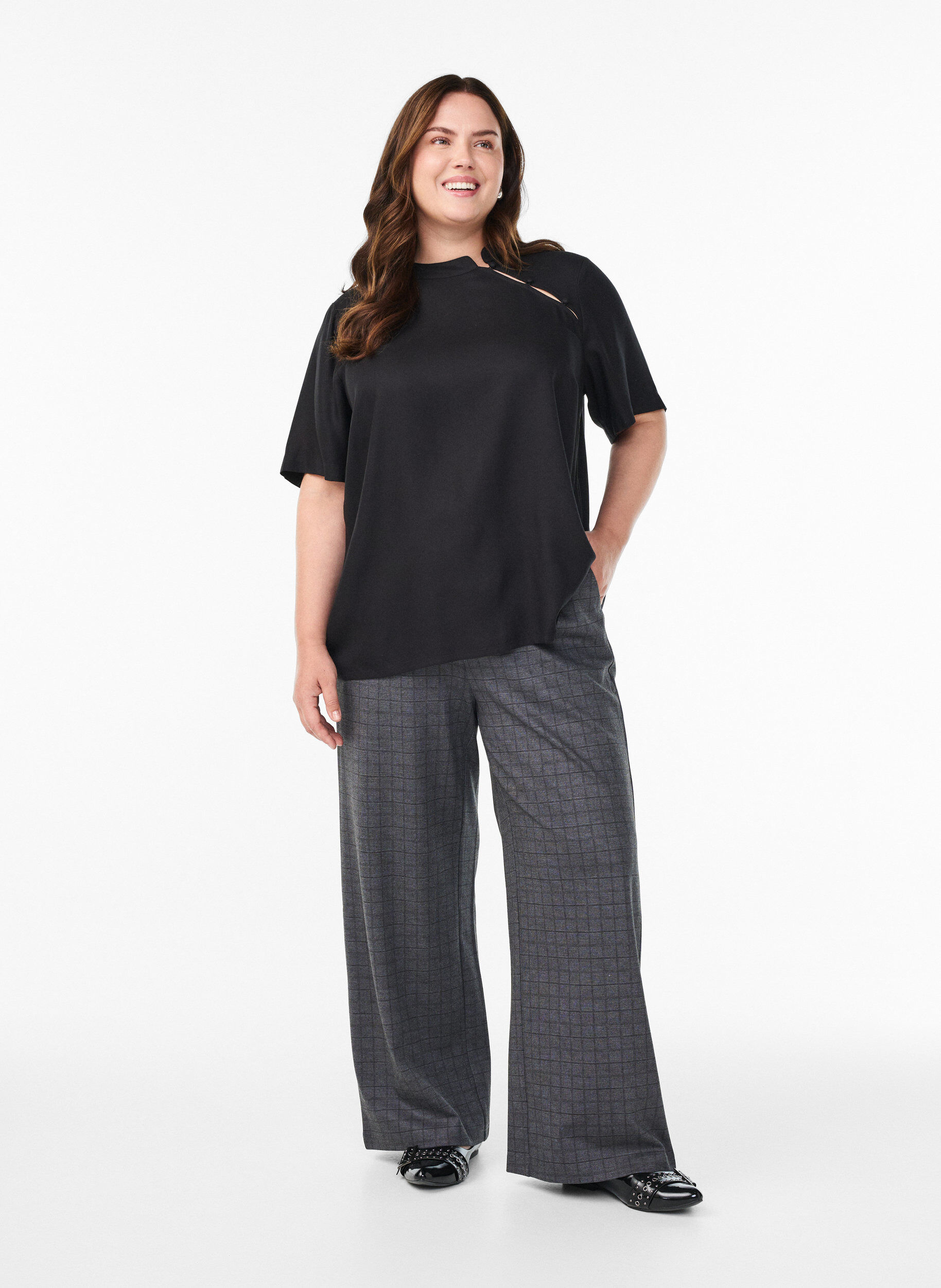 Karierte Hose mit weitem Bein, Grau, Model