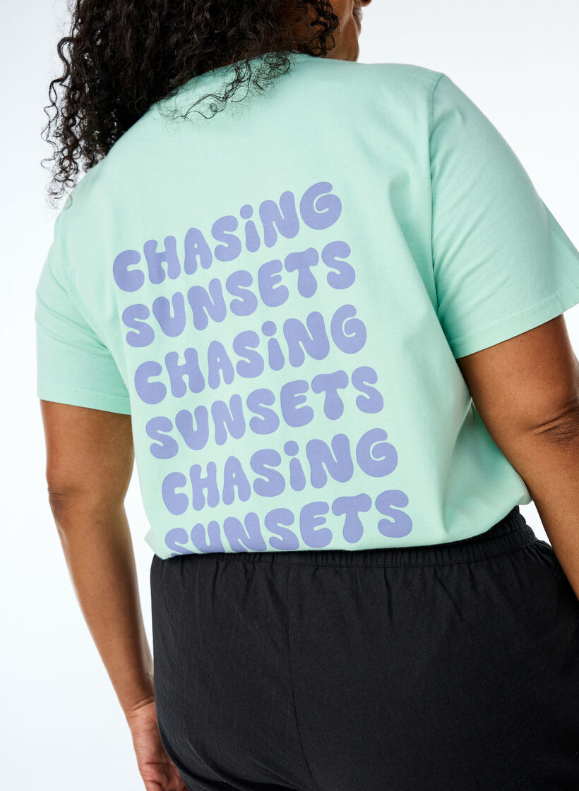 T-Shirt aus Bio-Baumwolle mit R&uuml;ckenprint, Gr&uuml;n, Model image number 3