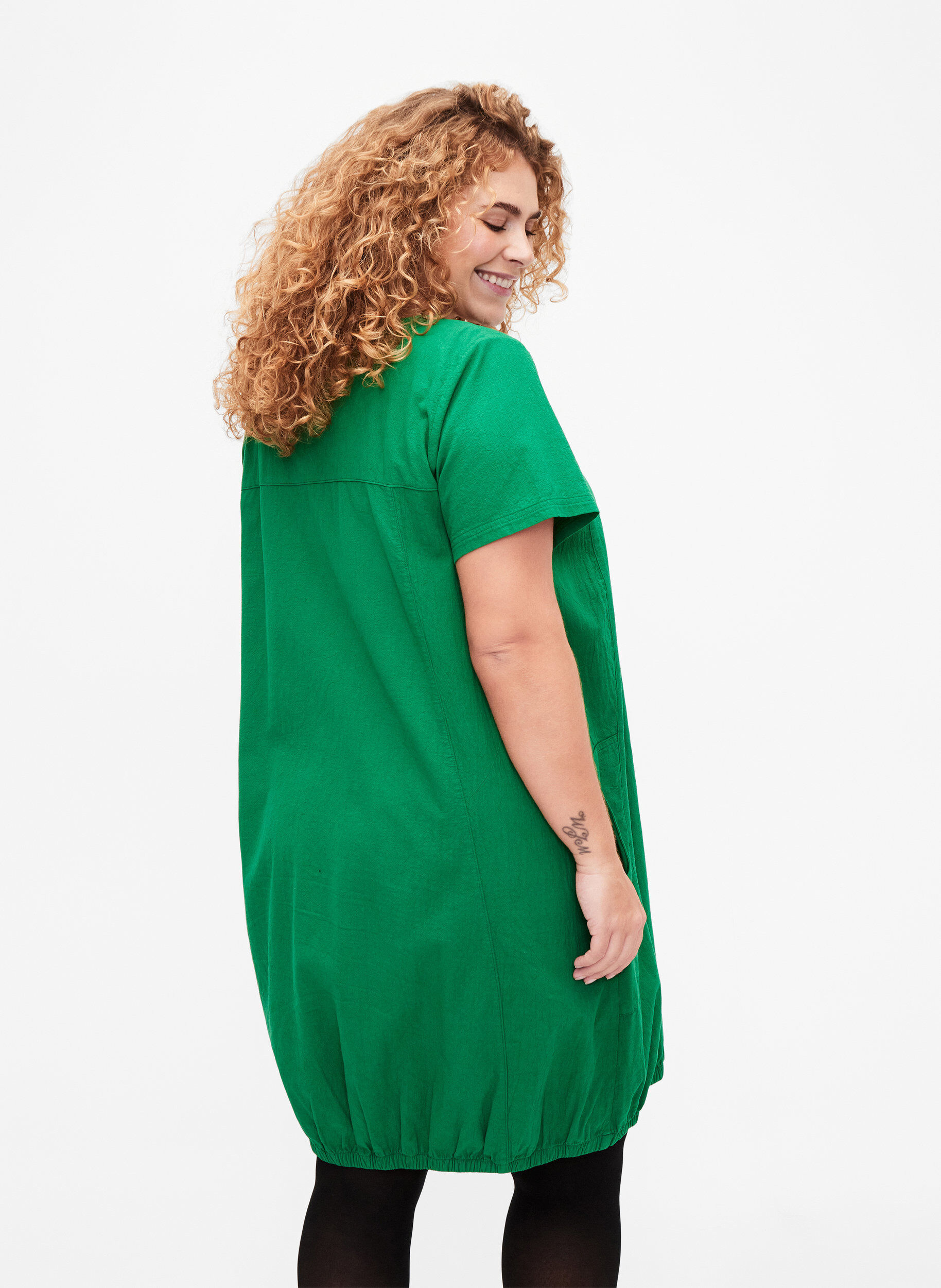 Zizzi Kurzarm Kleid aus Baumwolle, Gr&uuml;n, Model image number 2