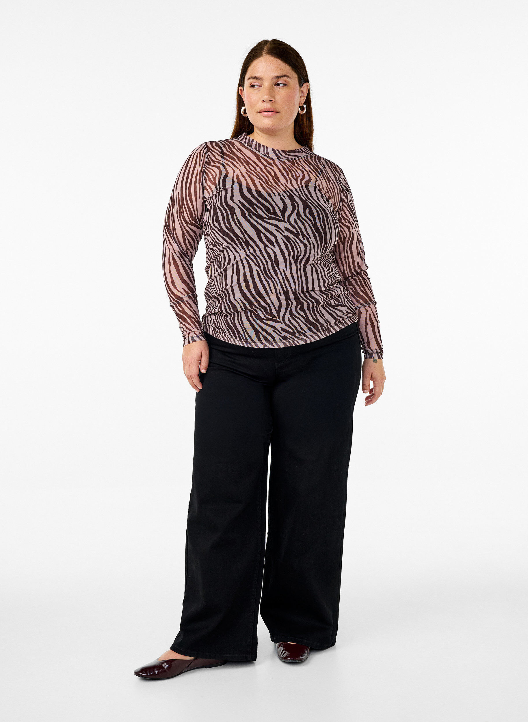 Zizzi Bluse aus Mesh mit Punkten, Schwarz, Model image number 1