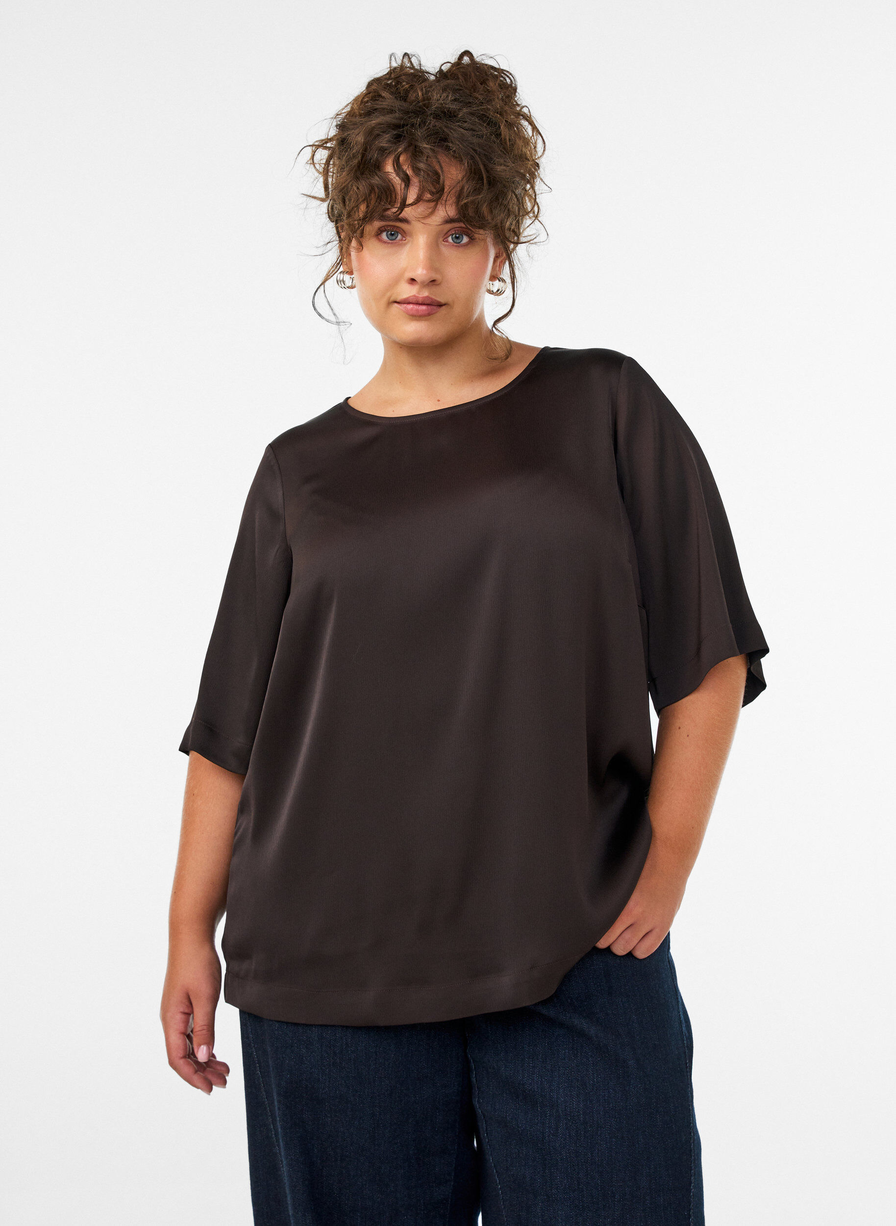 ZizziBluse aus Satin mit ellenbogenlangen &Auml;rmeln, Braun, Model image number 0