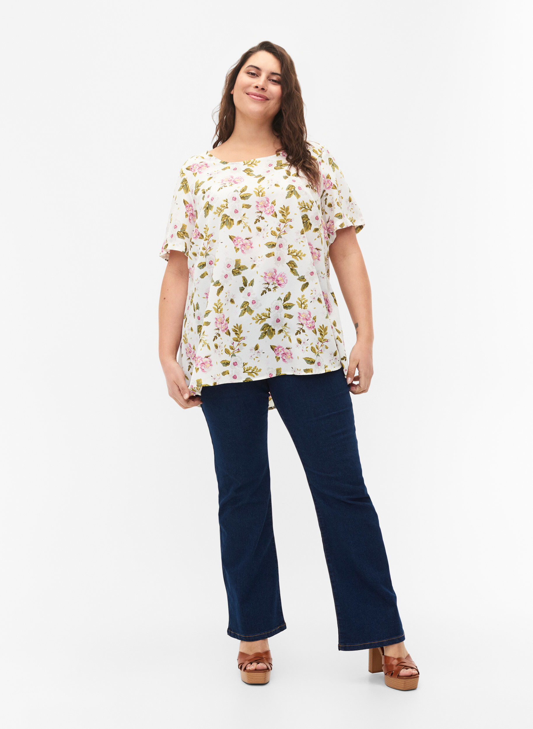 Zizzi FLASH - Bluse mit kurzen &Auml;rmeln und Print, Off White Flower, Model image number 2