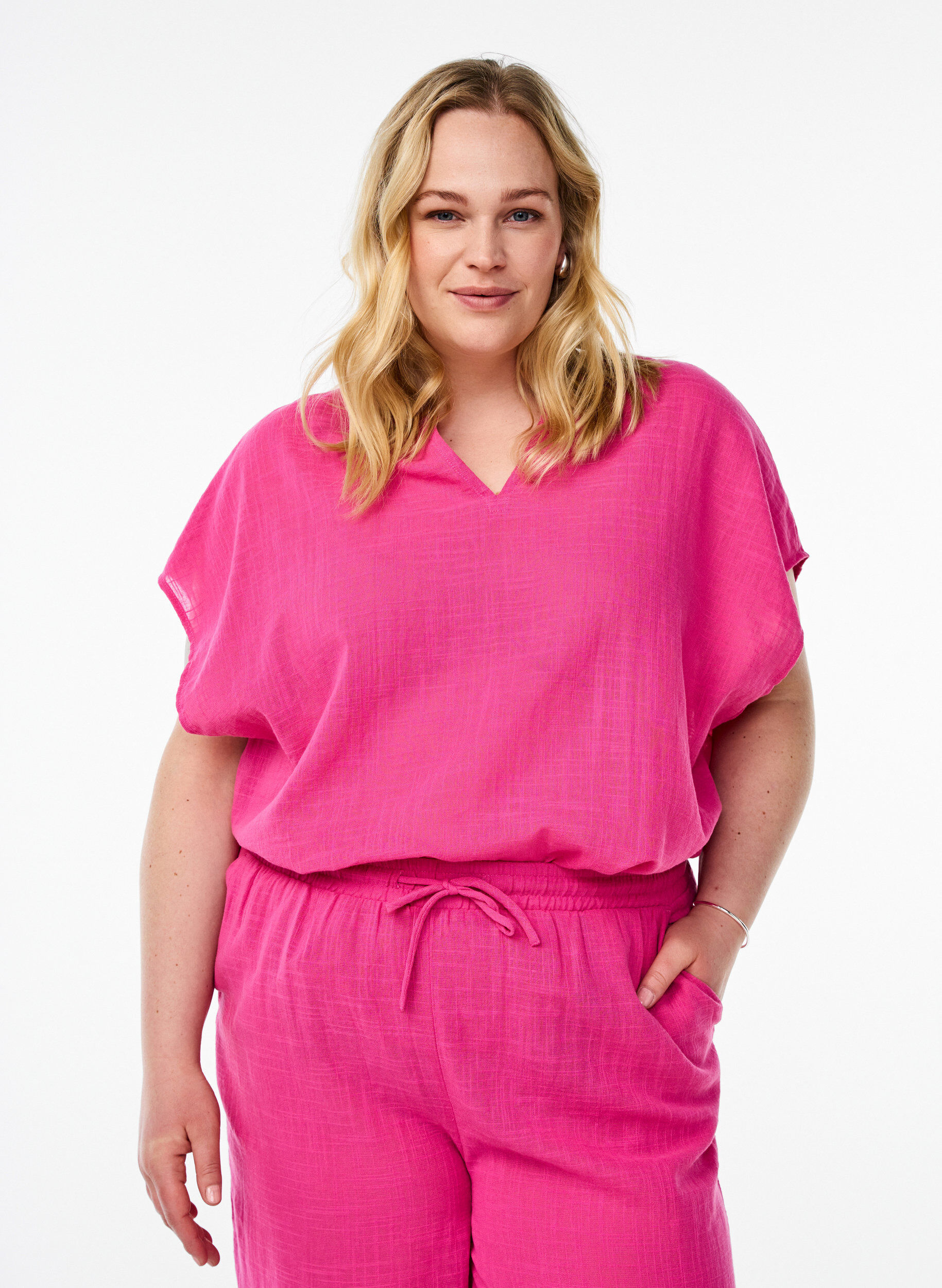 FLASH - Lockere Bluse mit angeschnittenen &Auml;rmeln, Pink, Model
