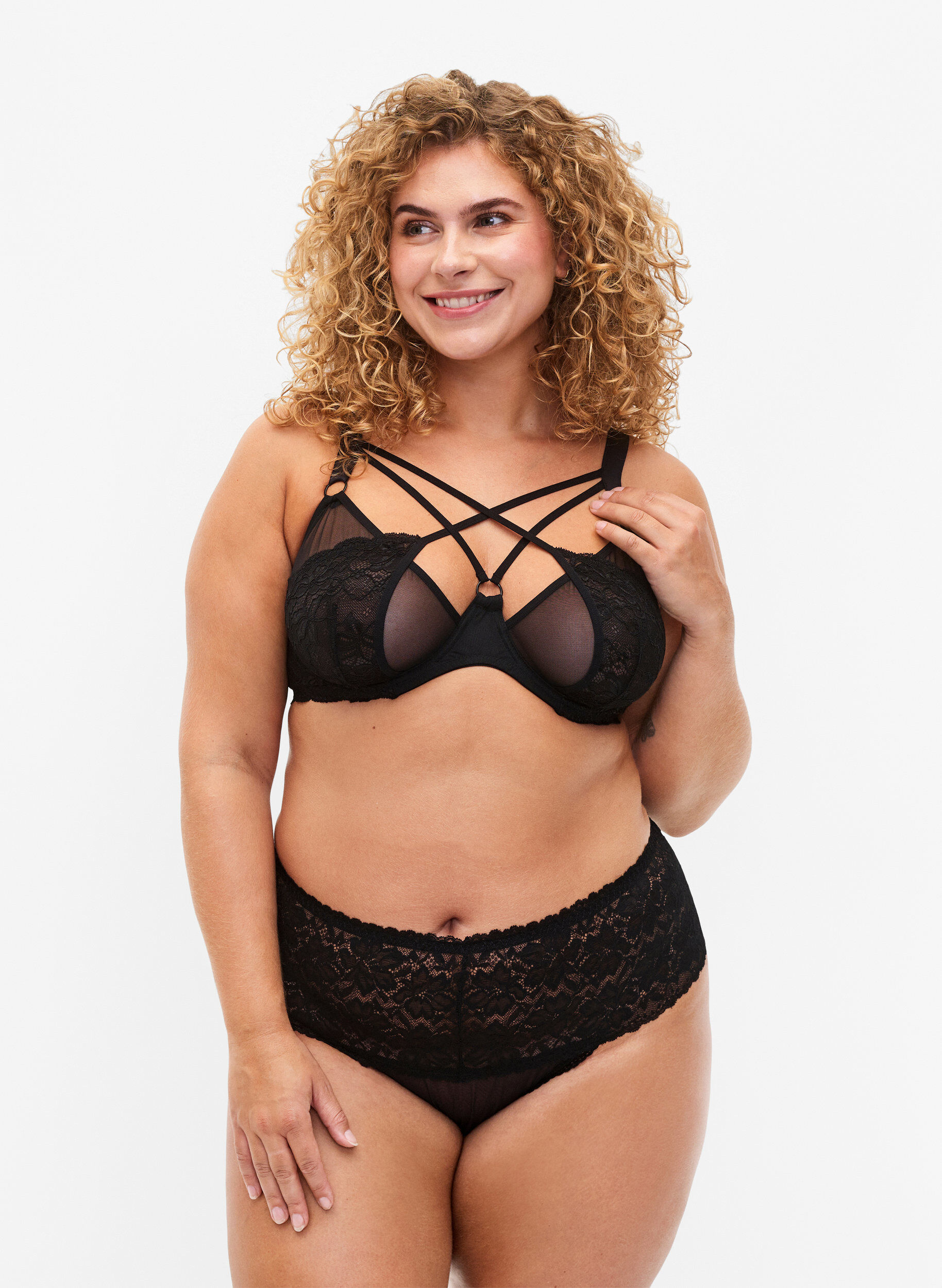 Zizzi Spitzen-G-String ohne R&uuml;ckseite mit normaler Taillenh&ouml;he, Black, Model image number 0