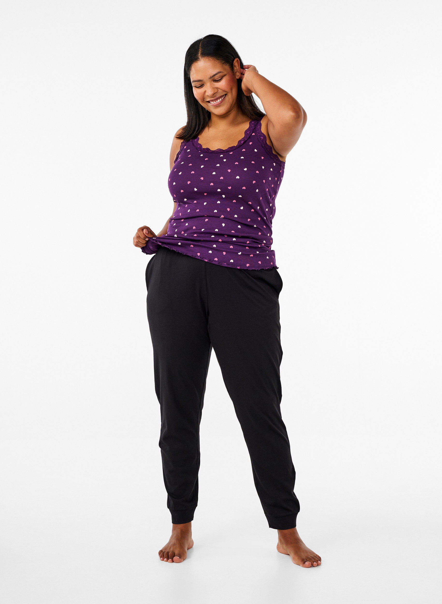 Zizzi Oberteil mit Aufdruck und Spitzenborte, Lila, Model image number 1