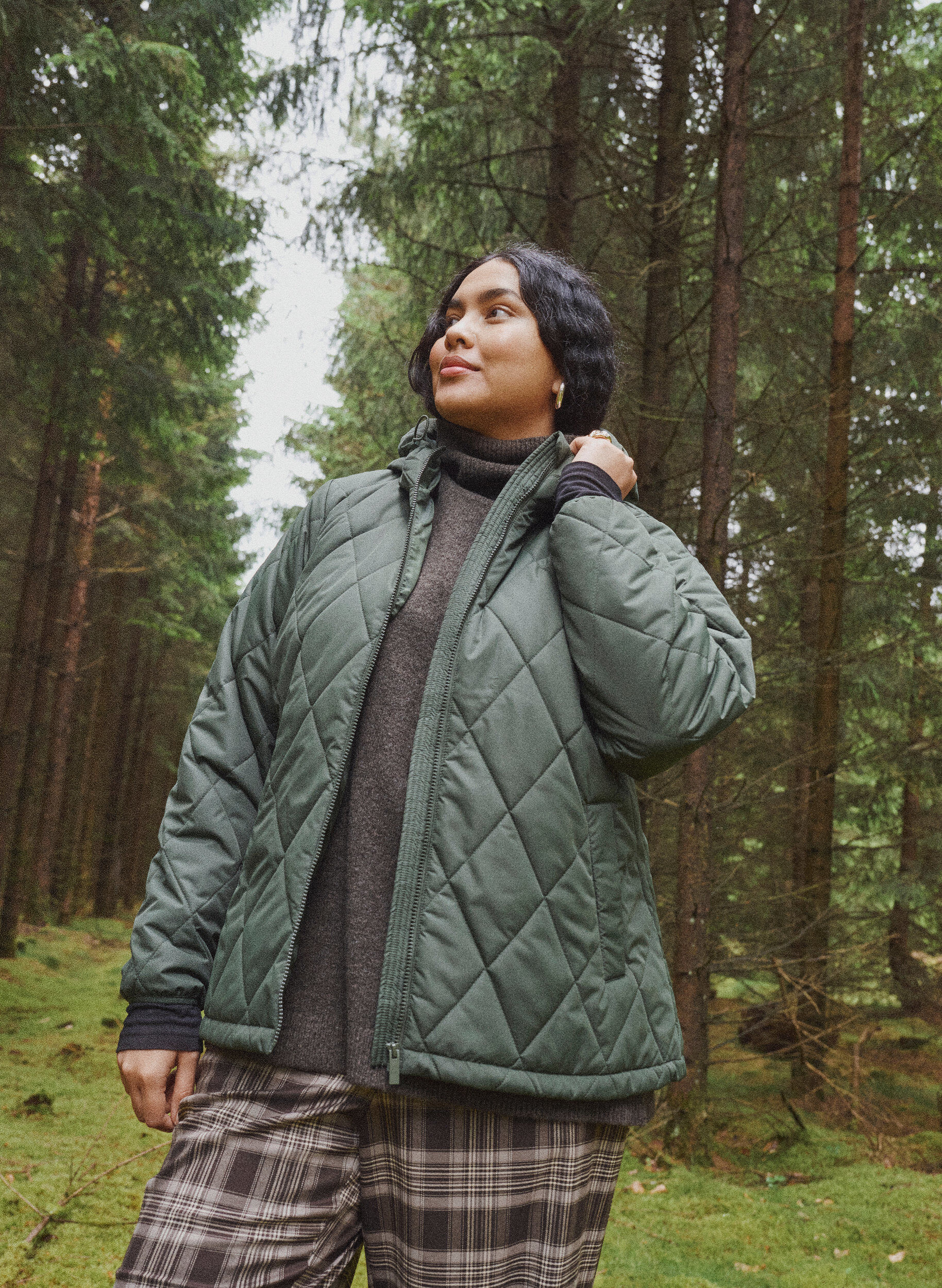 Leicht wattierte Jacke mit Rautensteppung