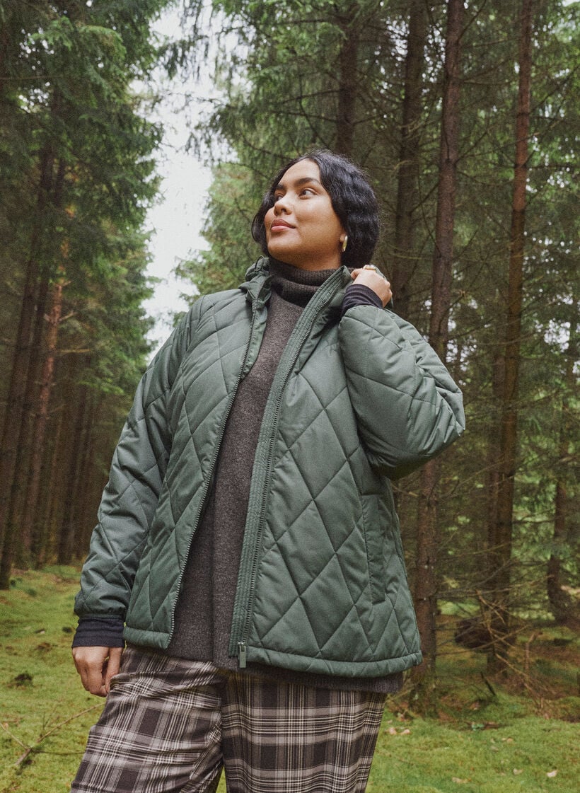 Leicht wattierte Jacke mit Rautensteppung, Gr&uuml;n, Image