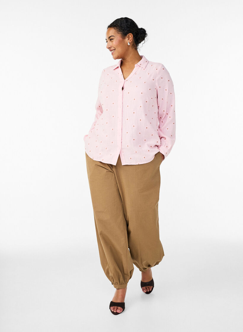 Lang&auml;rmelige Bluse aus Baumwoll-Musselin mit bestickten Motiven, Rot, Model image number 1