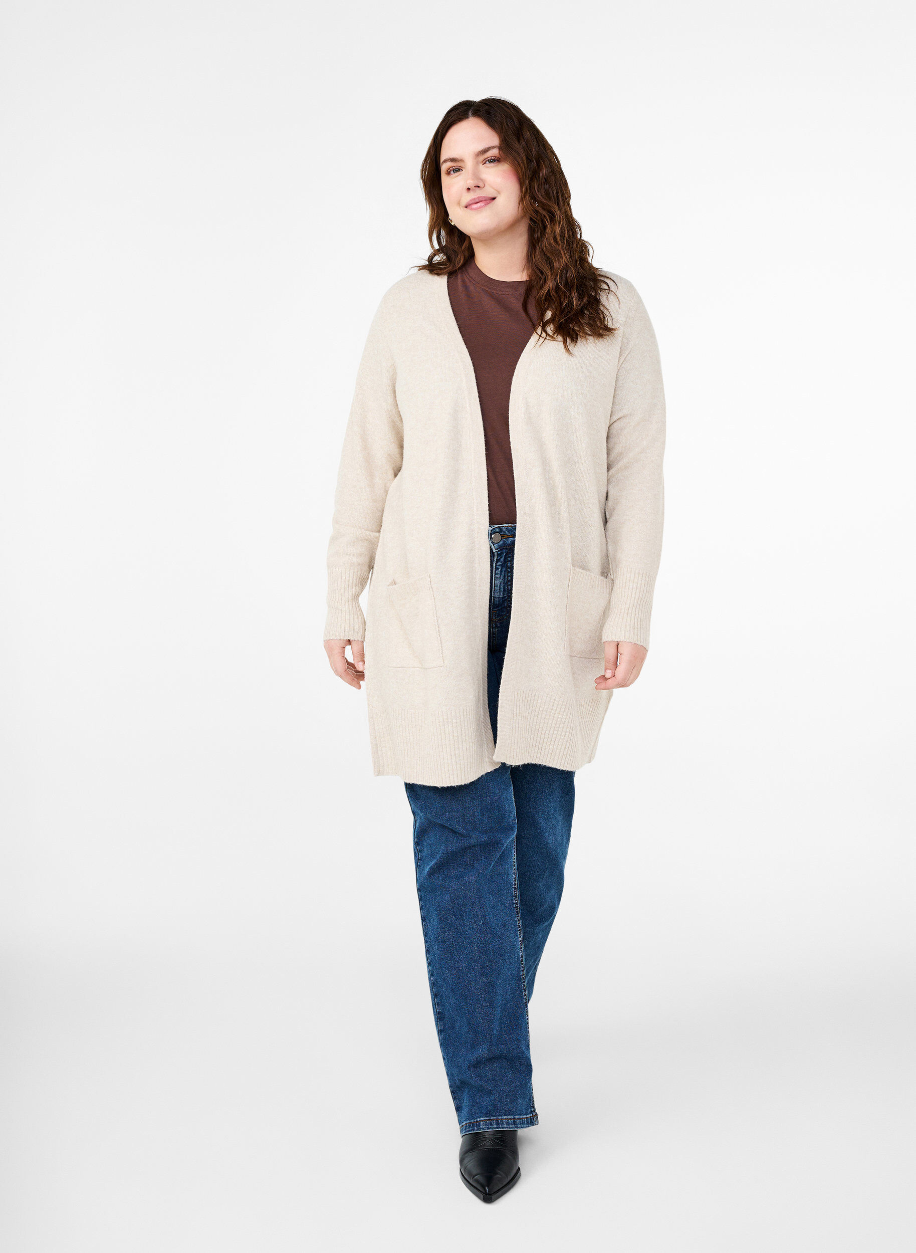Zizzi Strickjacke mit Rippenstrick und Taschen, Beige, Model image number 1