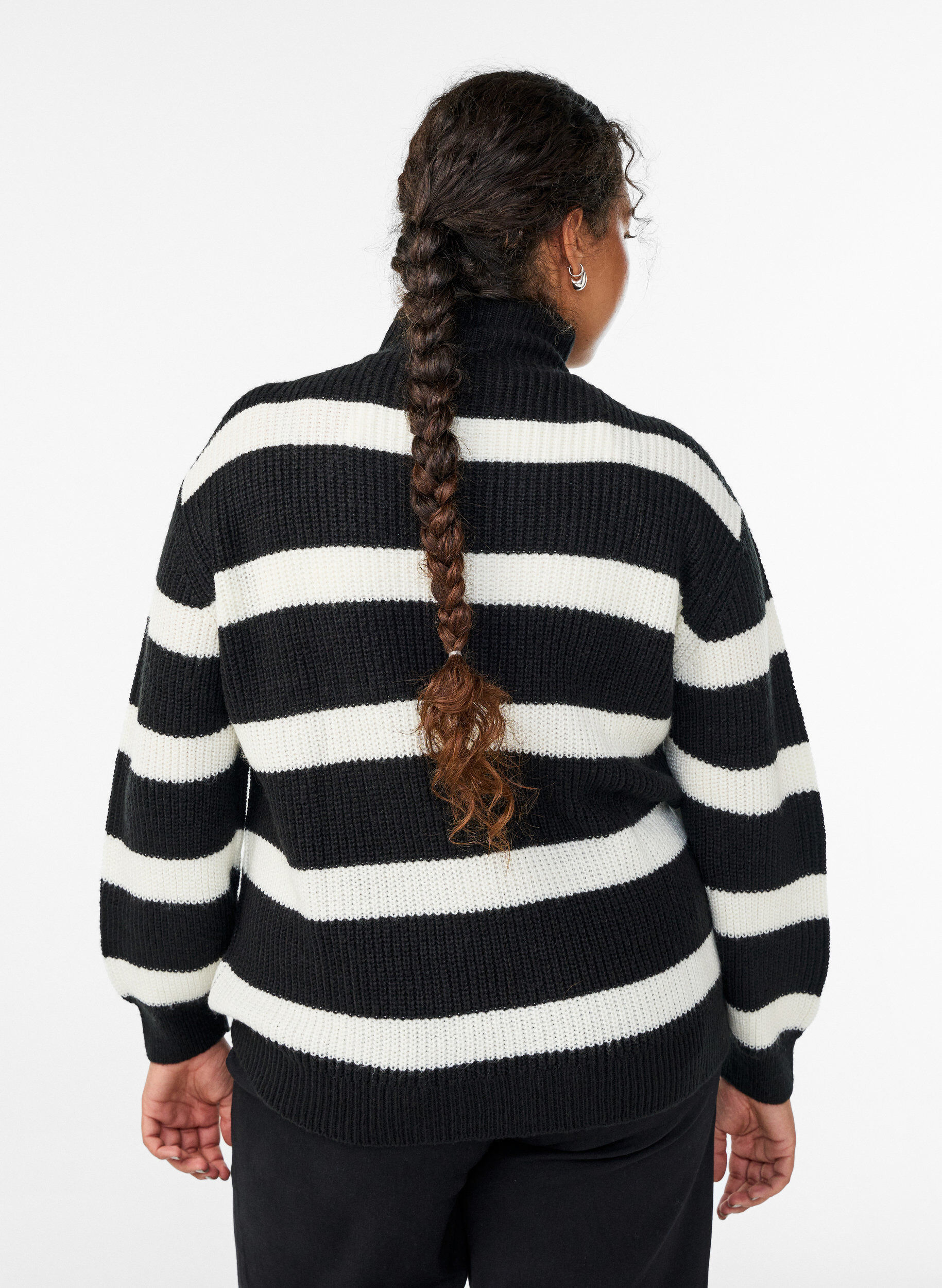 ZizziStrickpullover mit hohem Kragen und Rei&szlig;verschluss, Schwarz, Model image number 2