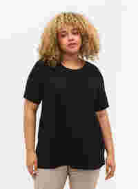 T-Shirt aus Viskose mit Rippstruktur, Black, Model