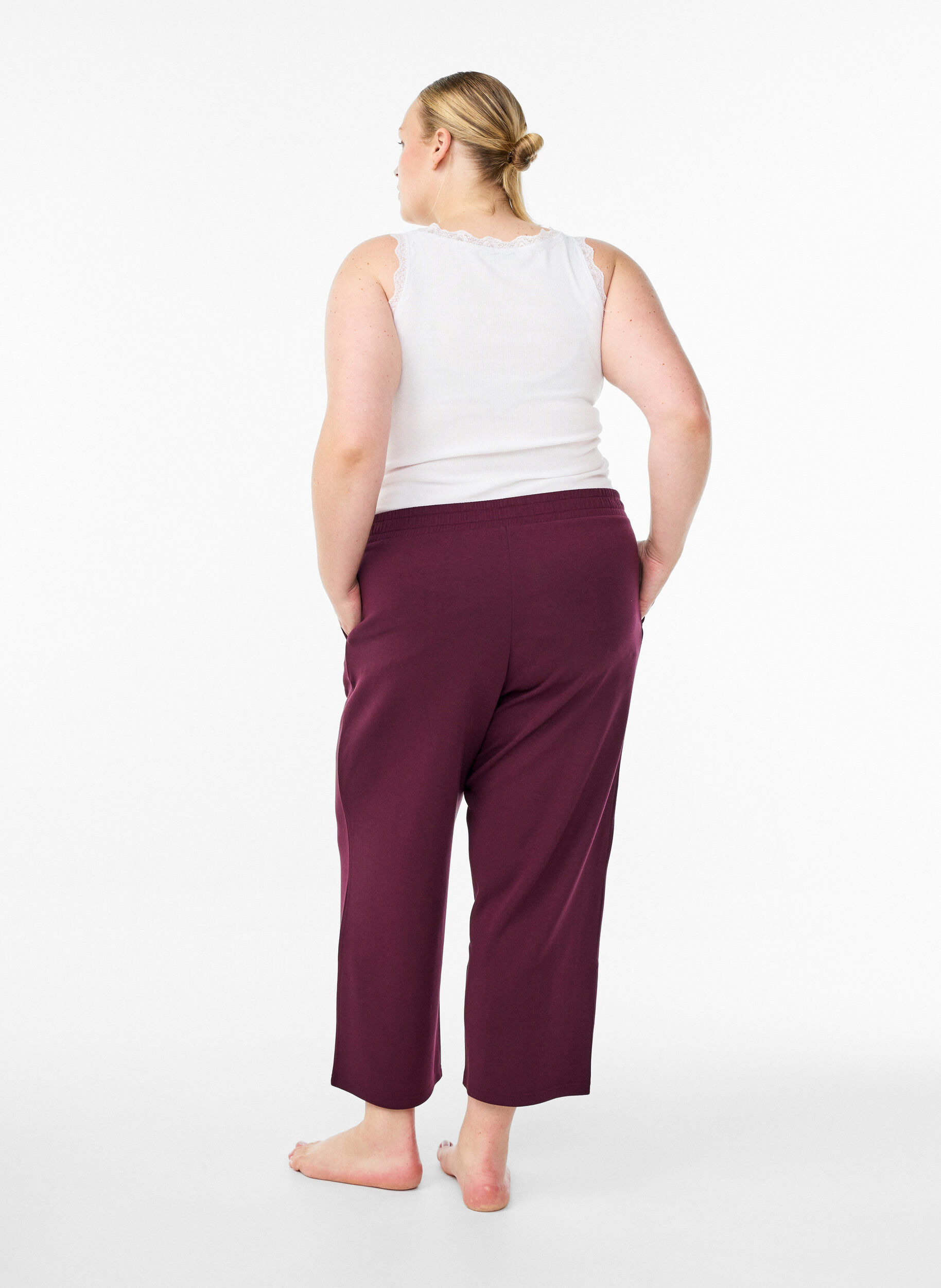 Zizzi 7/8-Hose aus Modalmix mit Taschen, Dunkles Bordeaux, Model image number 1