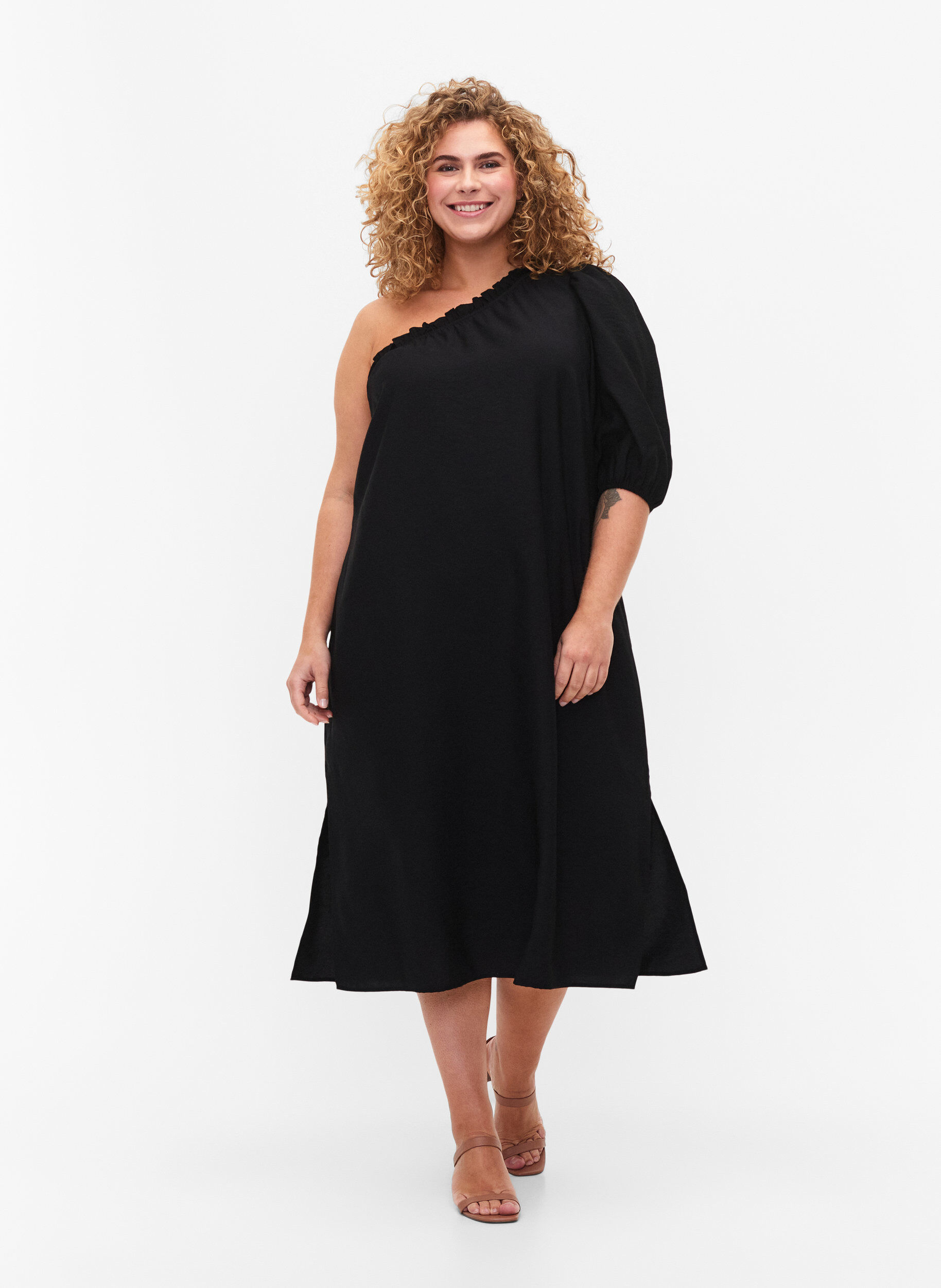 One-Shoulder-Kleid aus Viskose, Schwarz, Model