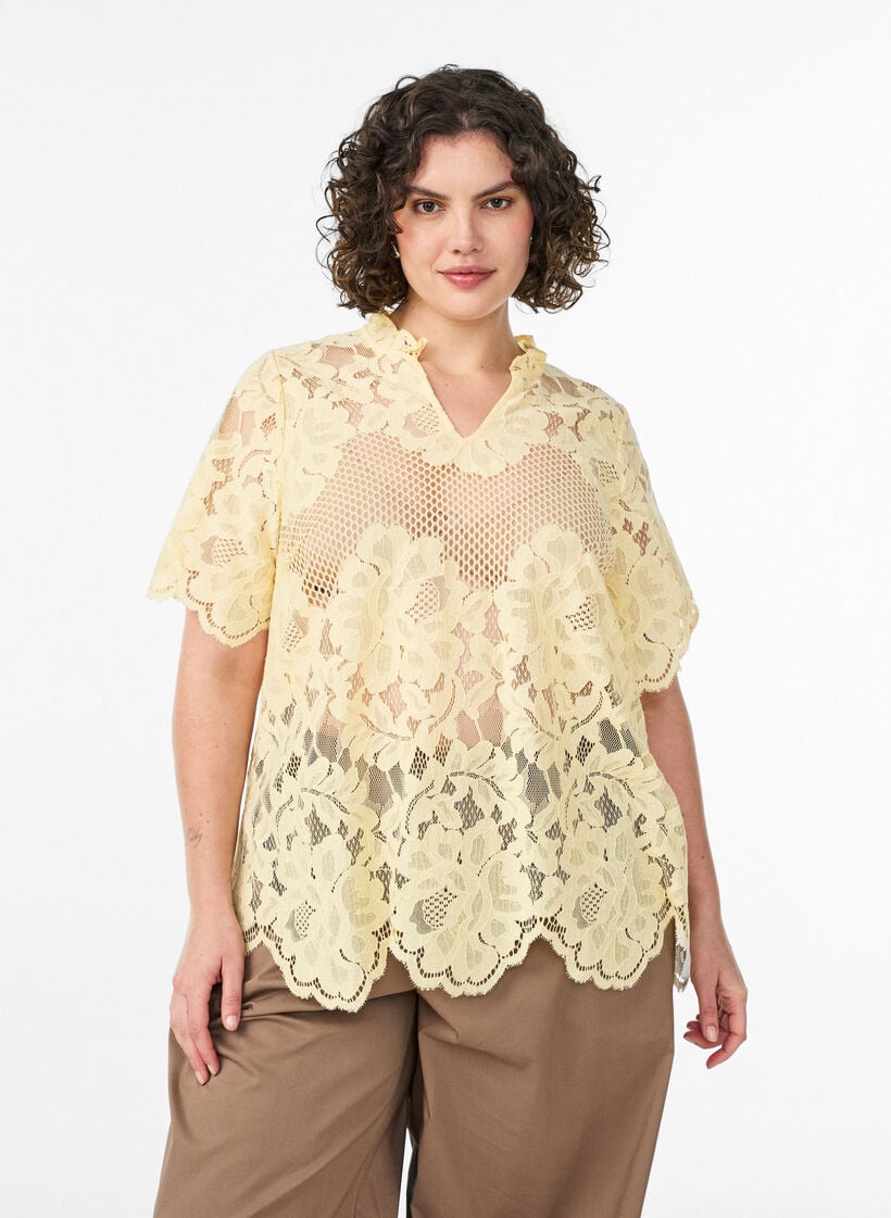Bluse aus Spitze mit R&uuml;schenkragen und kurzen &Auml;rmeln, Gelb, Model image number 0