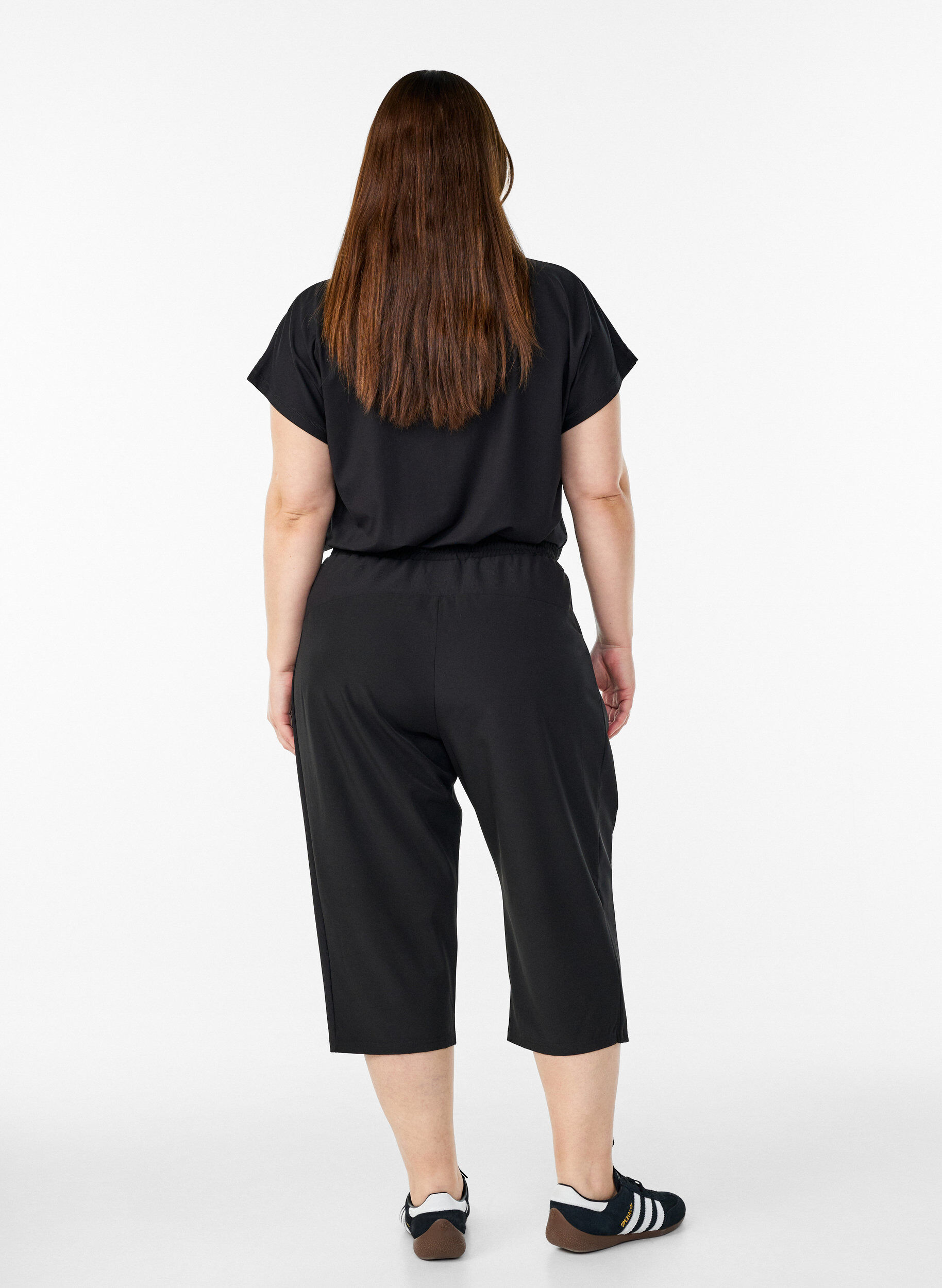Zizzi Trainings-Caprihose mit hoher Taille, Schwarz, Model image number 2