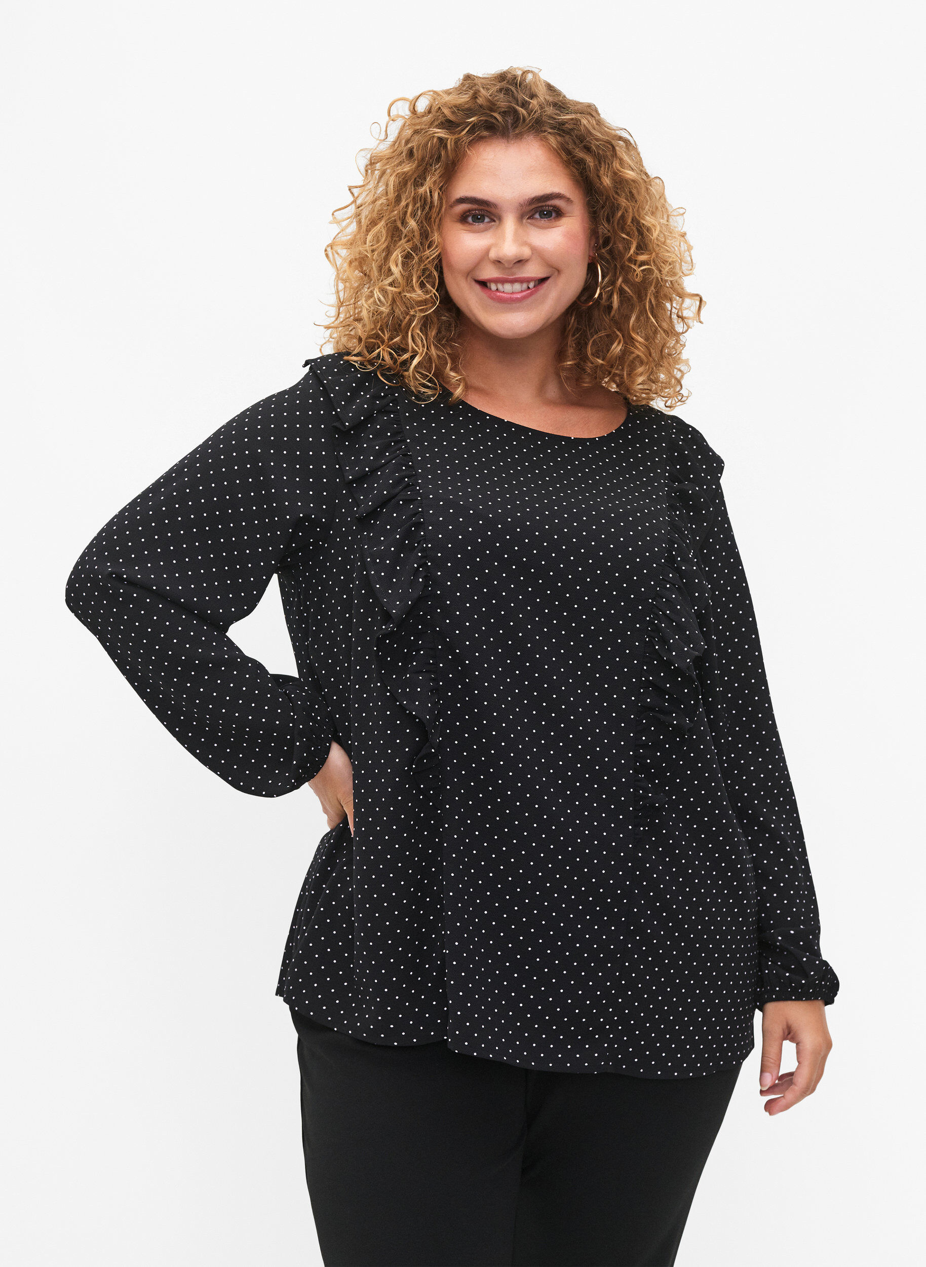 Zizzi Lang&auml;rmelige Bluse mit R&uuml;schen, Black Dot, Model image number 0