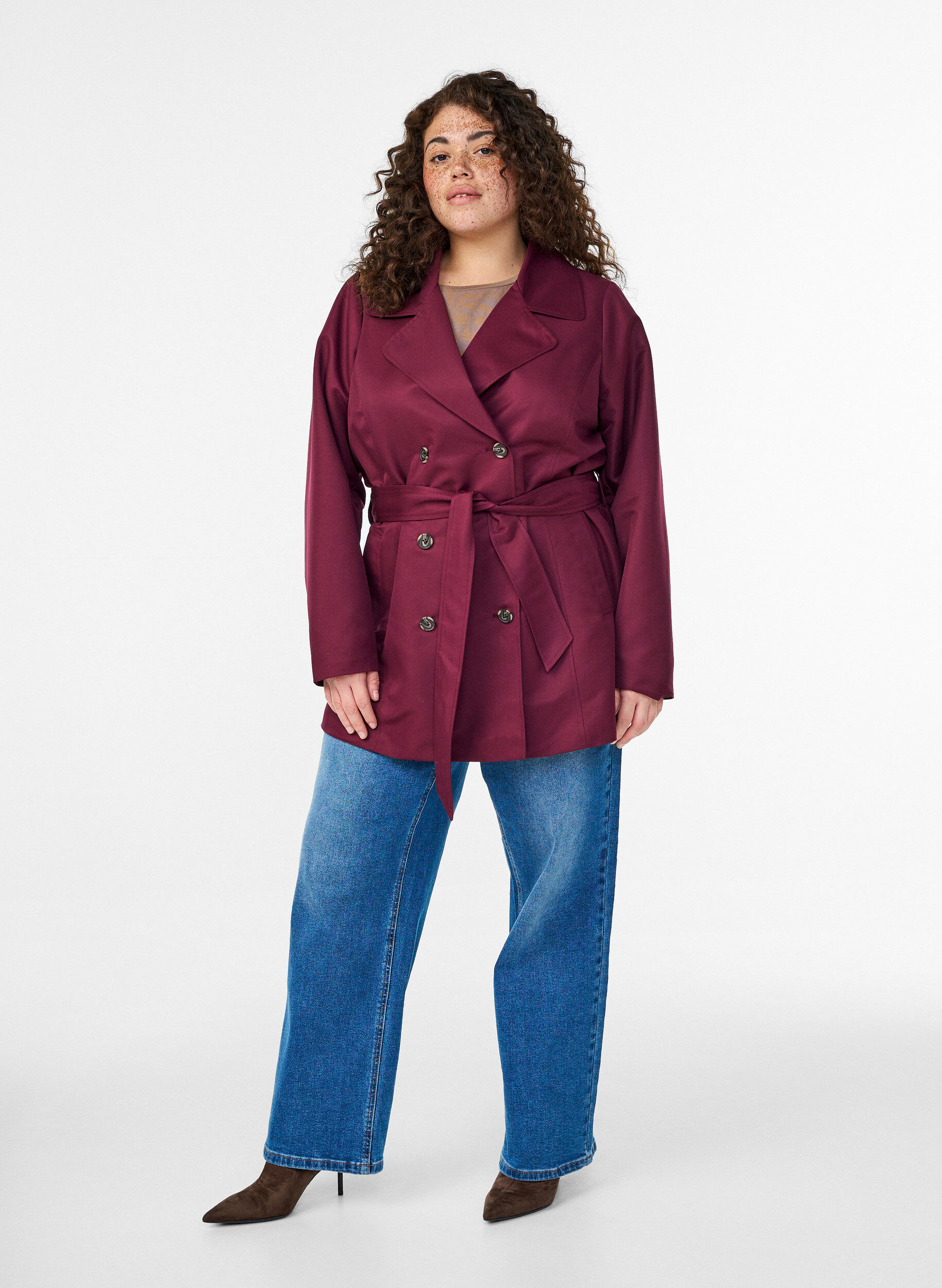 Zizzi Kurzer Trenchcoat mit G&uuml;rtel, Dunkles Bordeaux, Model image number 1