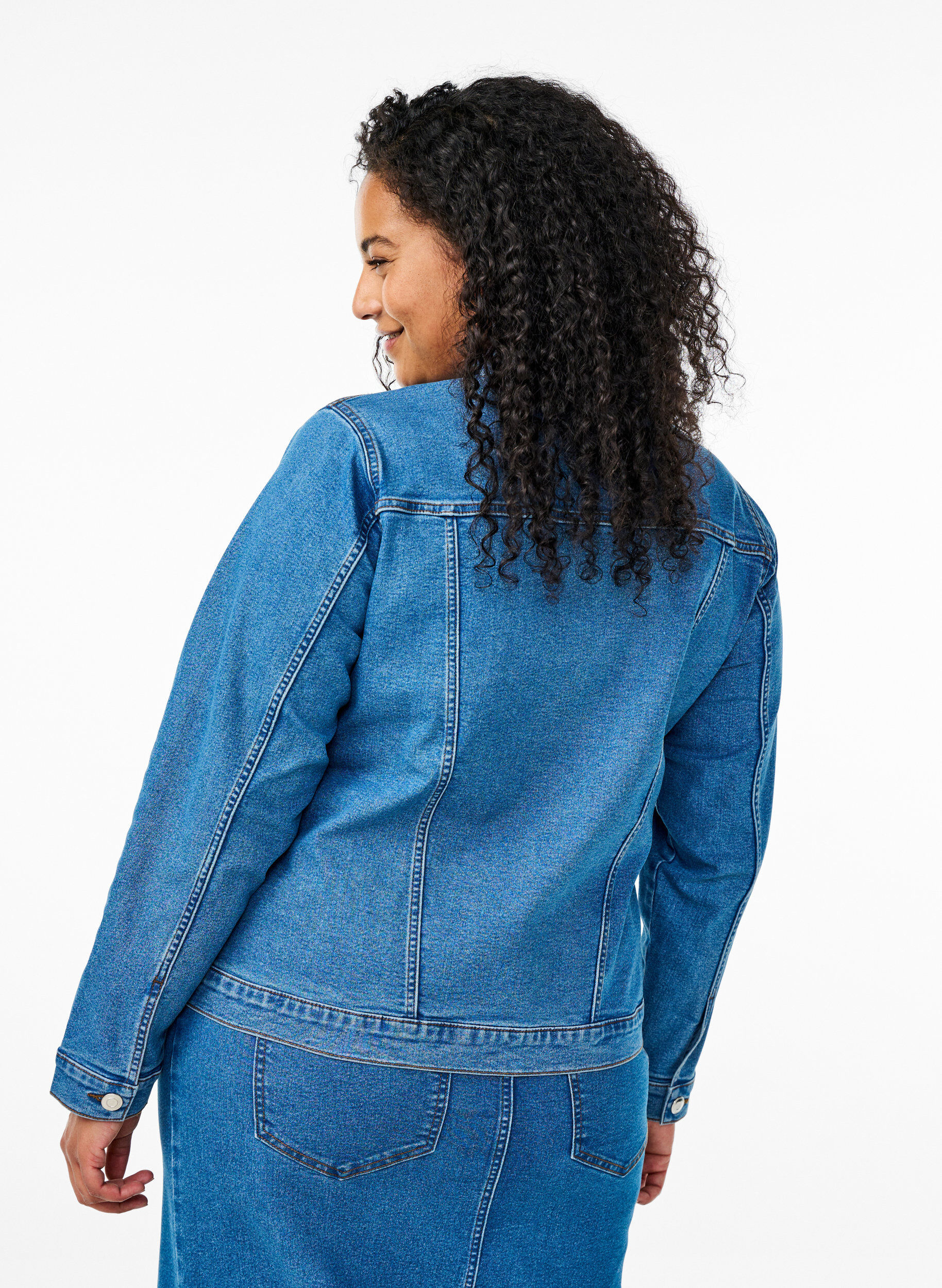 Zizzi FLASH - Denim-Jacke aus elastischer Baumwollmischung, Blau, Model image number 2