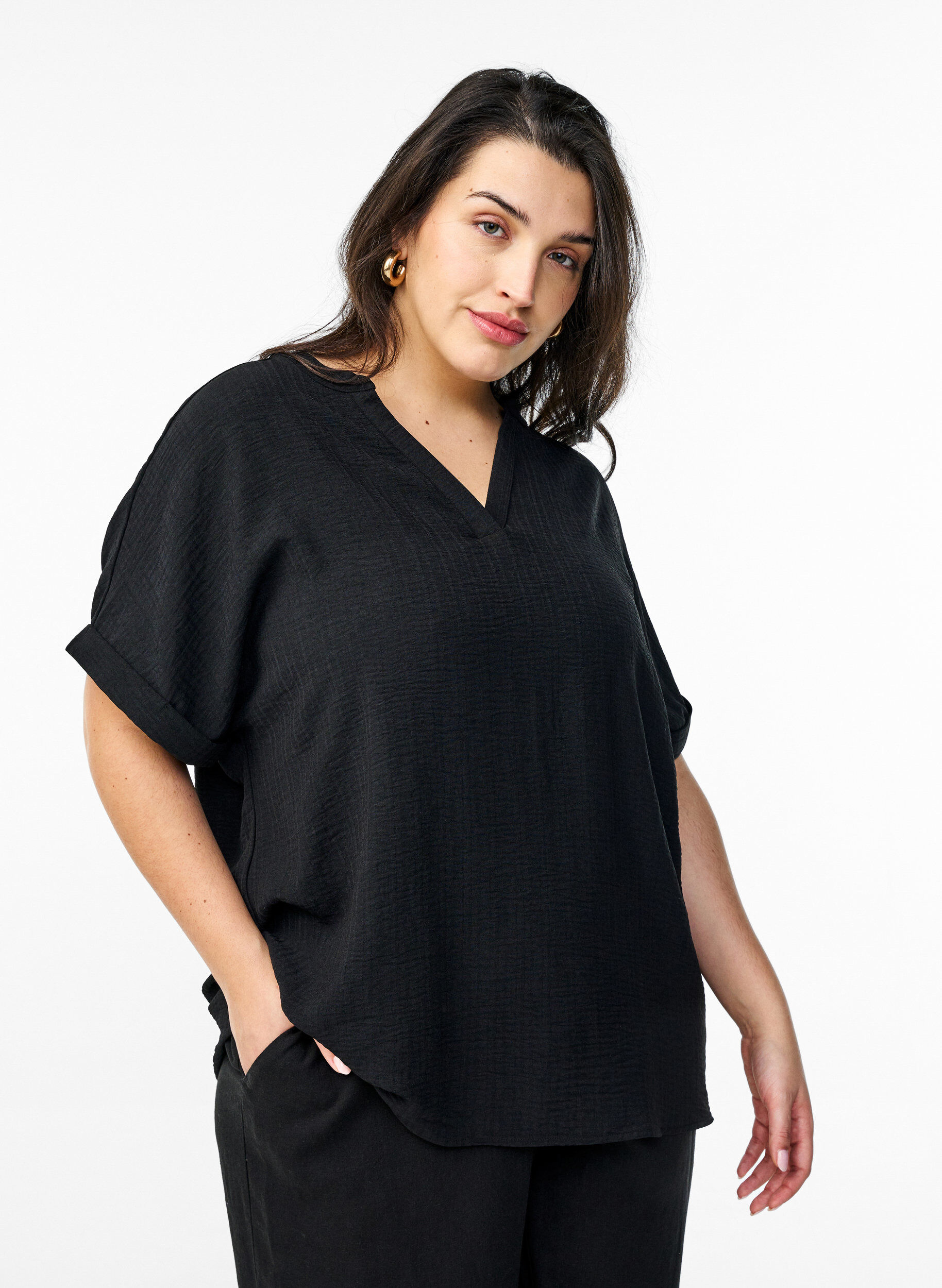 Zizzi Lockere Bluse mit kurzen &Auml;rmeln, Schwarz, Model image number 0