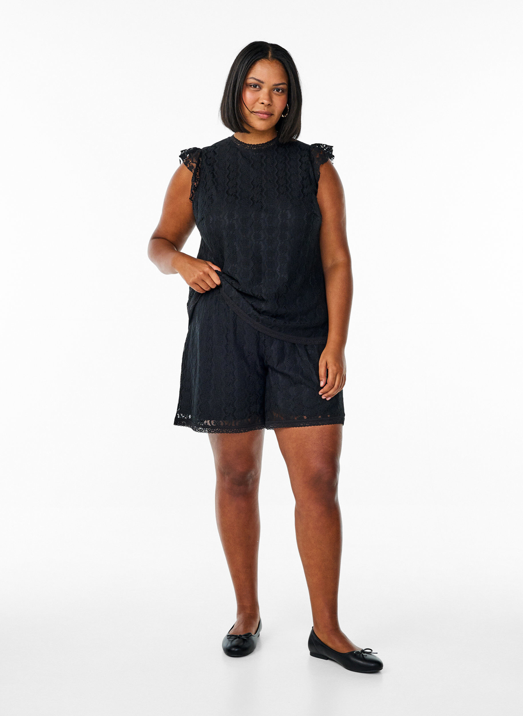 Zizzi Spitzenshorts mit hohem Taille, Schwarz, Model image number 1