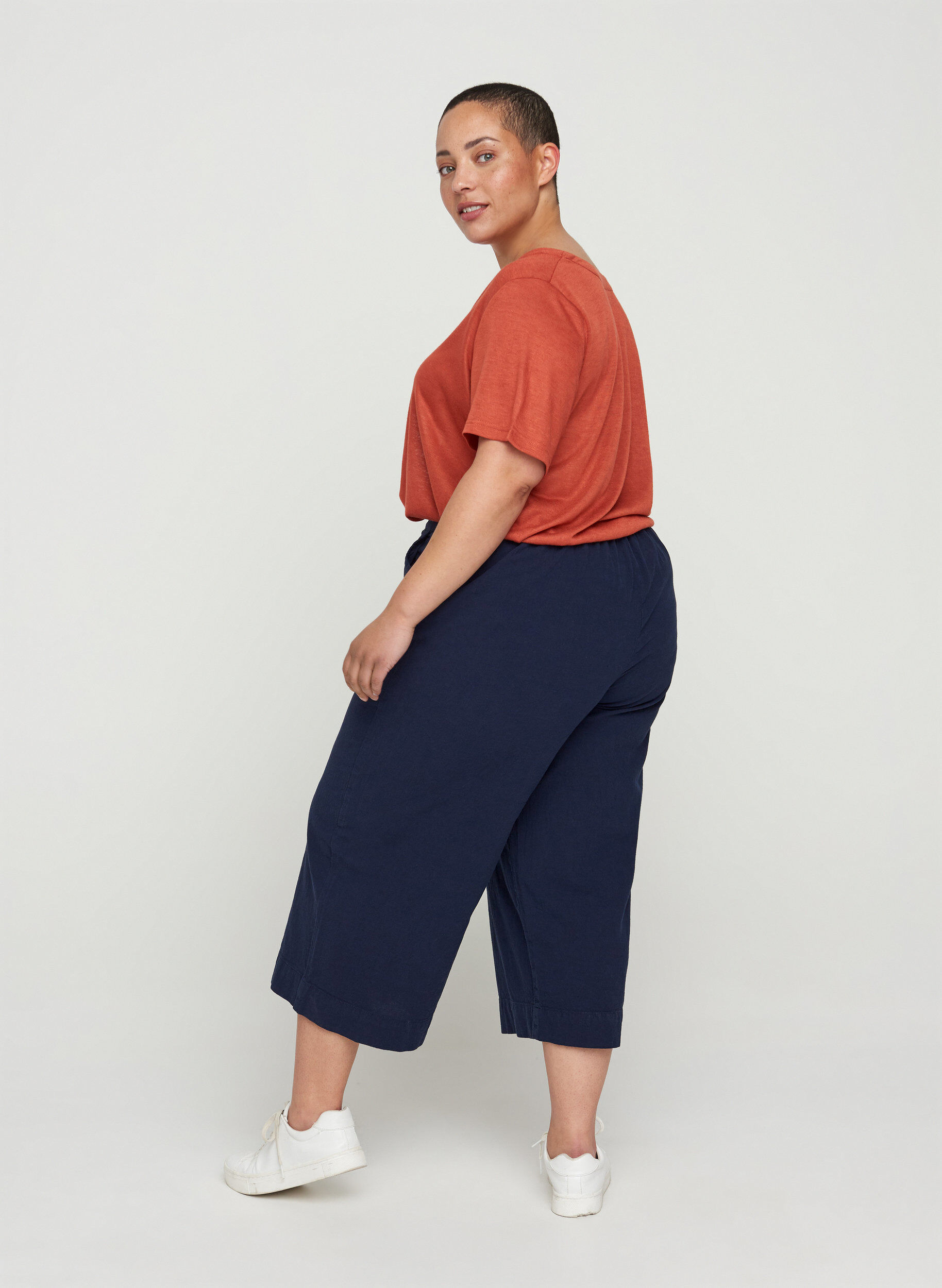 Zizzi Lockere Culottes aus Baumwolle, Night Sky, Model image number 1