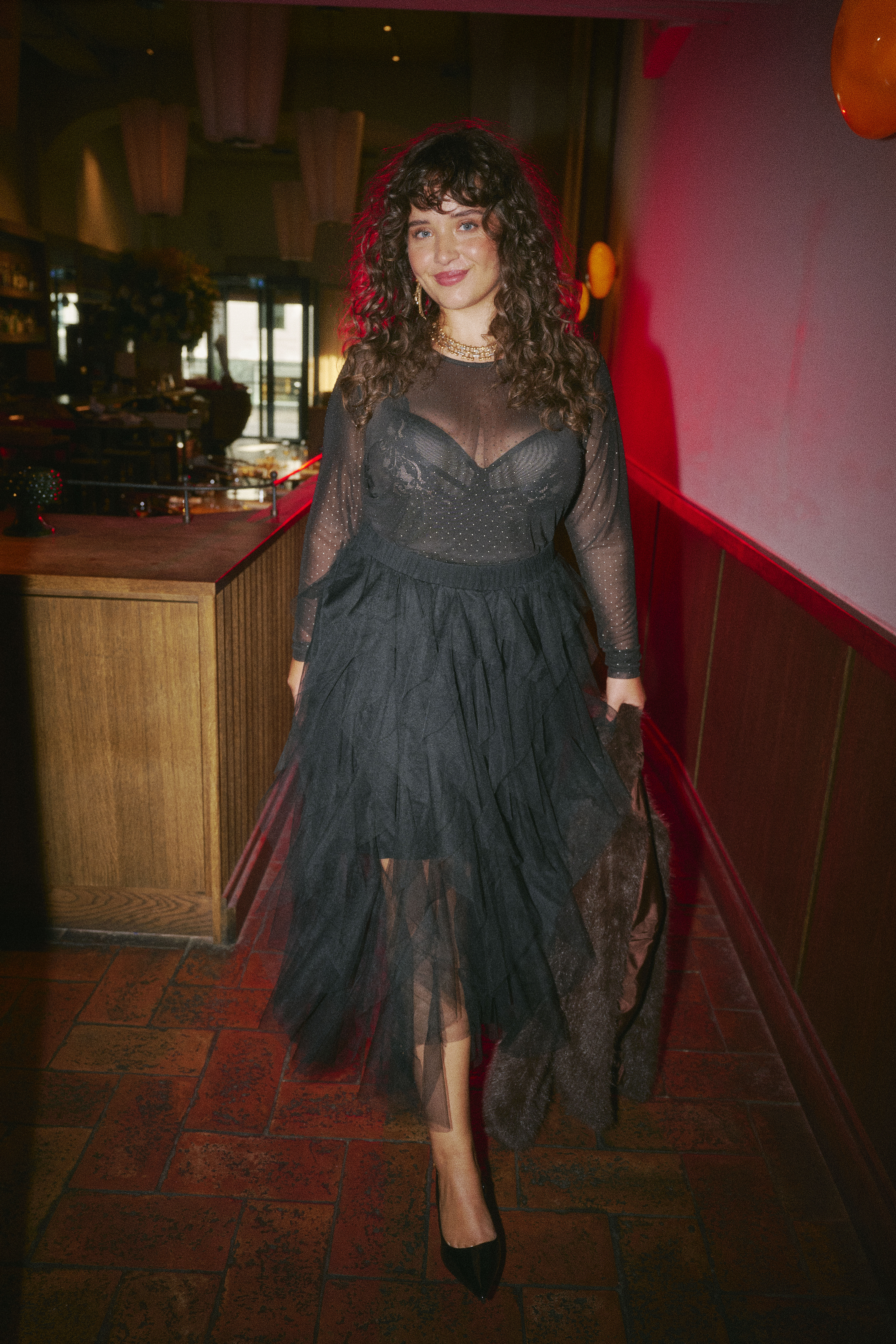 ZizziDunkler Glamour mit Gewicht, , Model