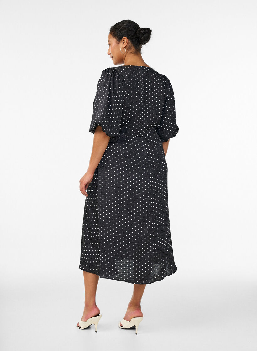 Gepunktetes Midikleid mit eckigem Ausschnitt, Schwarz, Model image number 1