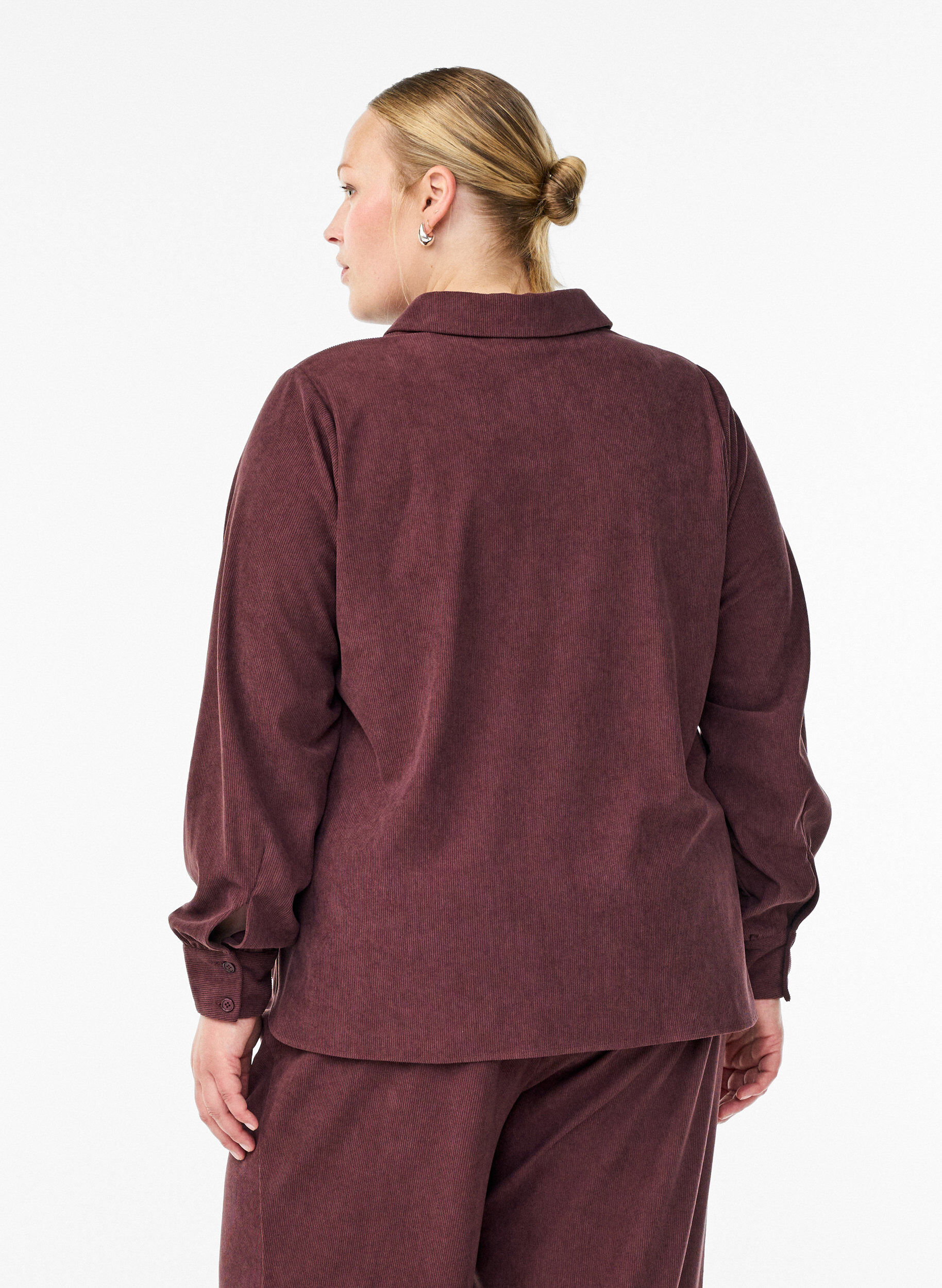 Zizzi Lang&auml;rmlige Bluse aus Cord, Dunkles Bordeaux, Model image number 2