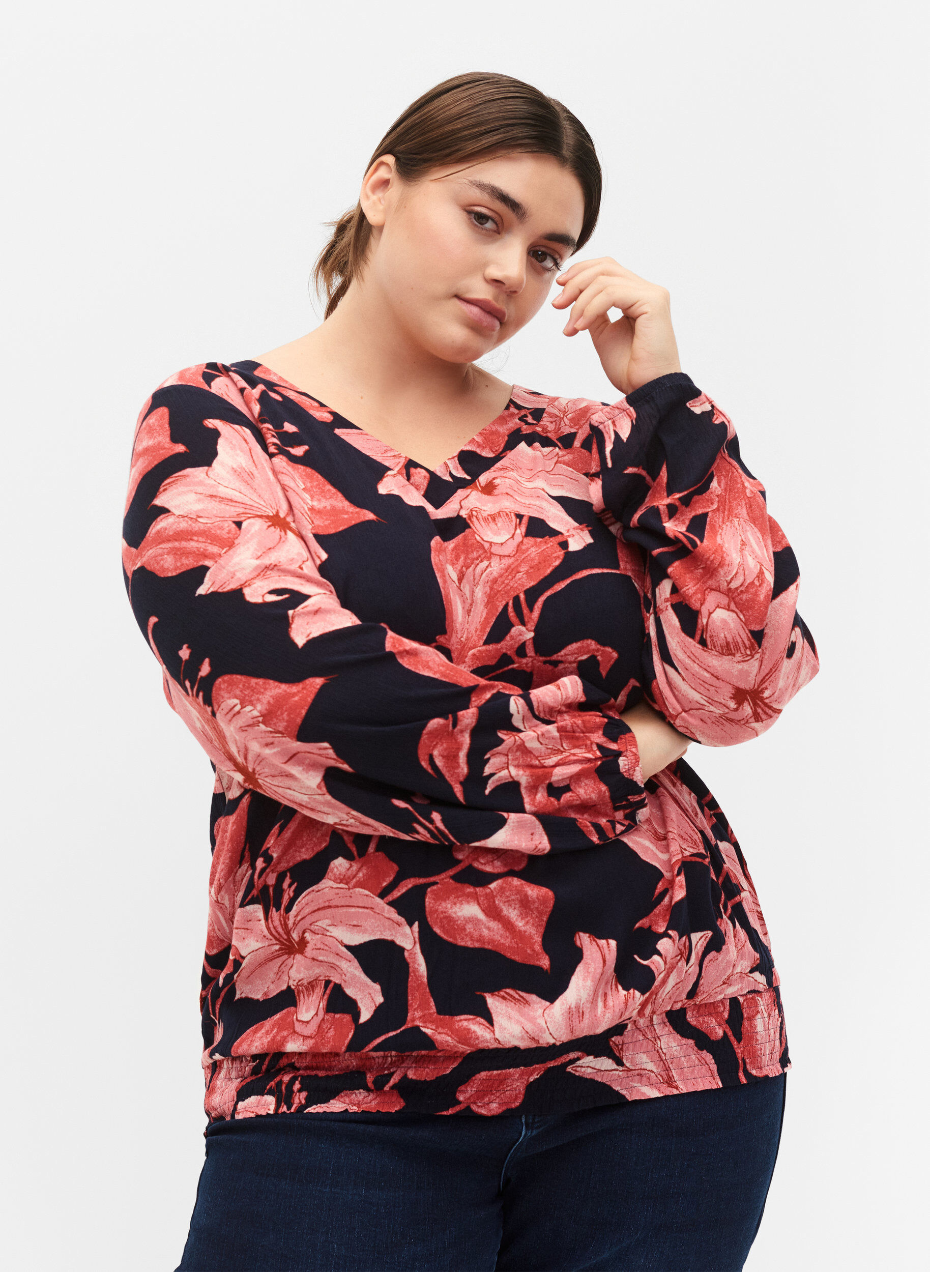 Zizzi Viskosebluse mit Smok, N. Sky Sketch Flower, Model image number 0