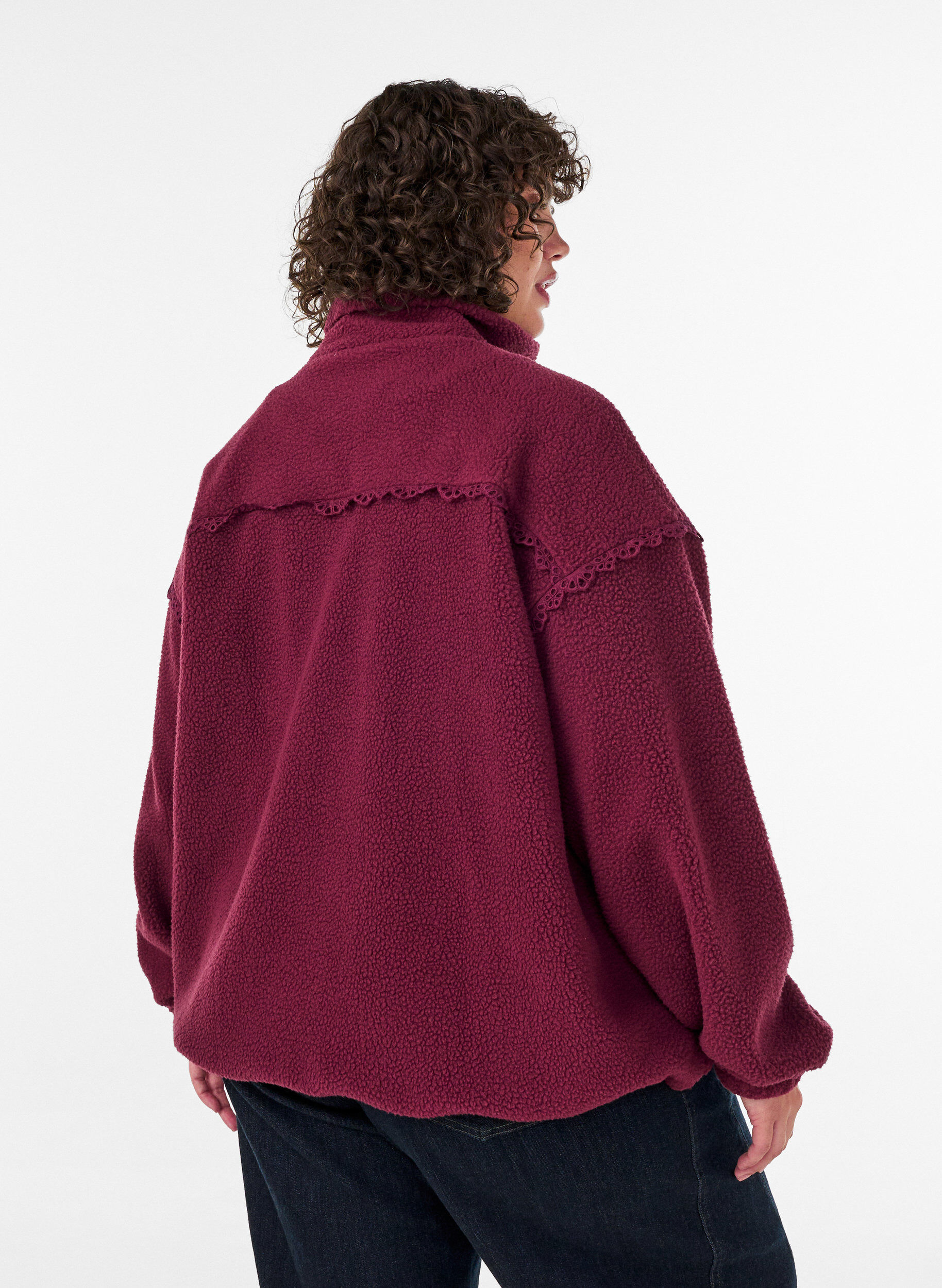 ZizziTeddyjacke mit Details aus Lochstickerei und hohem Kragen, Rot, Model image number 2