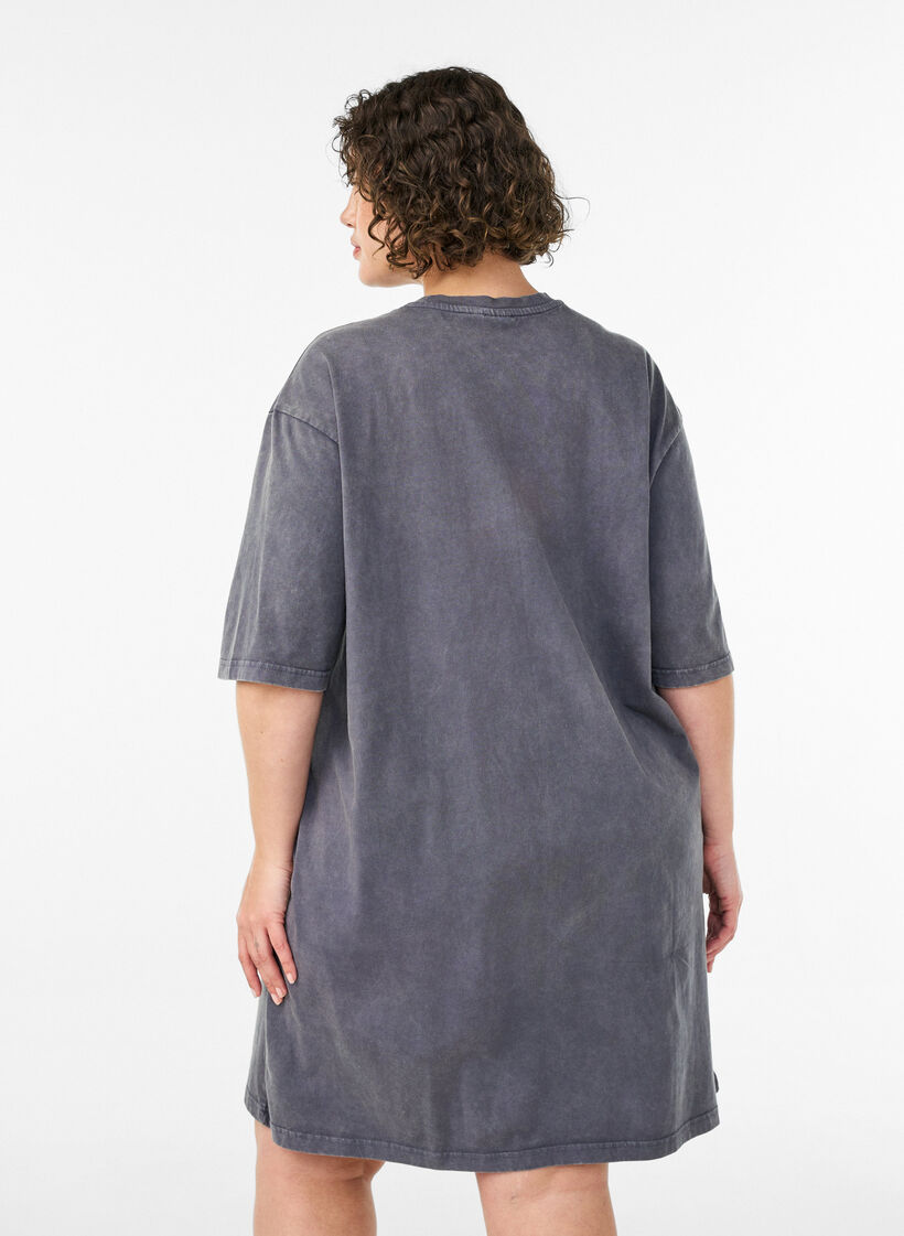 Lockeres T-Shirt-Kleid mit Washed-Optik, Grau, Model image number 2