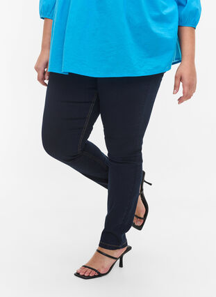 Super Slim Amy Jeans mit hoher Taille, Blue denim, Model image number 3