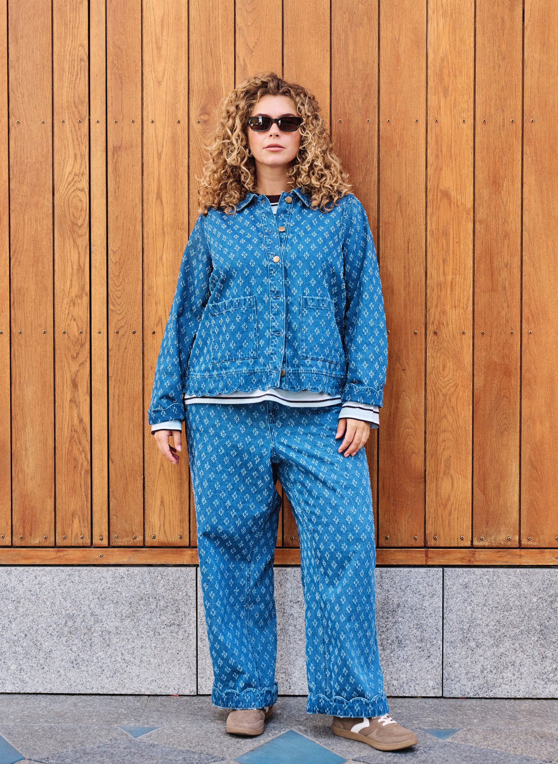 Myra Jeans mit weiter Passform und abgenutzter Optik