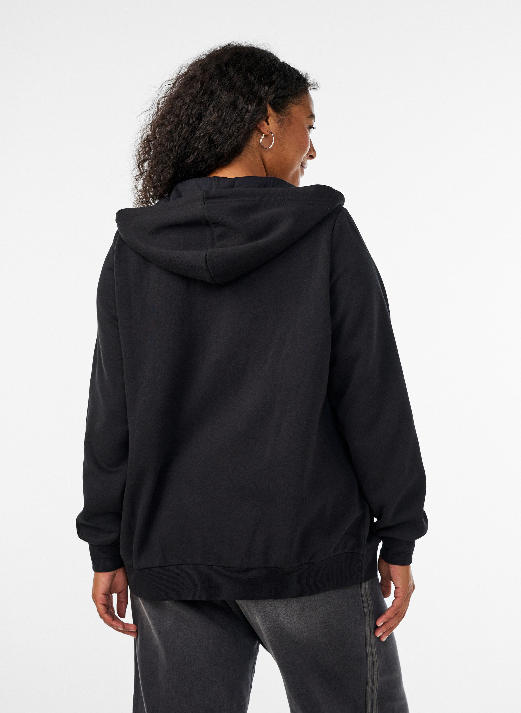 ZizziKapuzensweatshirt mit Rei&szlig;verschluss und Taschen, Schwarz, Model image number 2