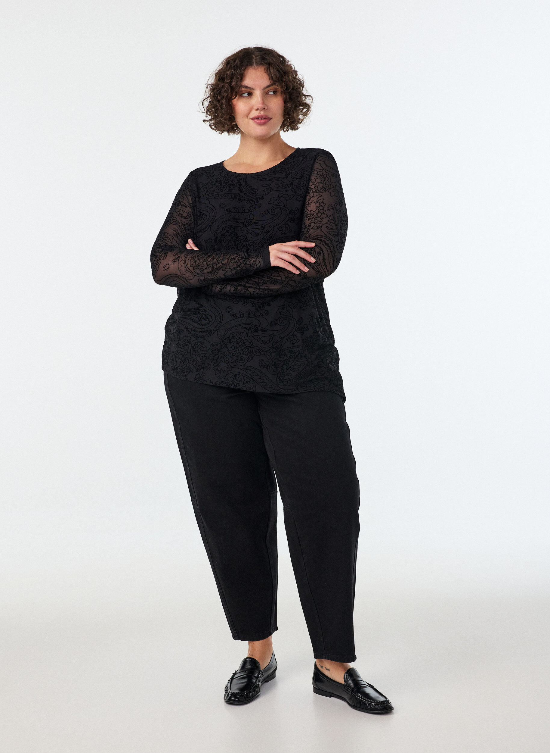 ZizziMesh-Bluse mit Paisley-Print und asymmetrischem Saum, Schwarz, Model image number 1